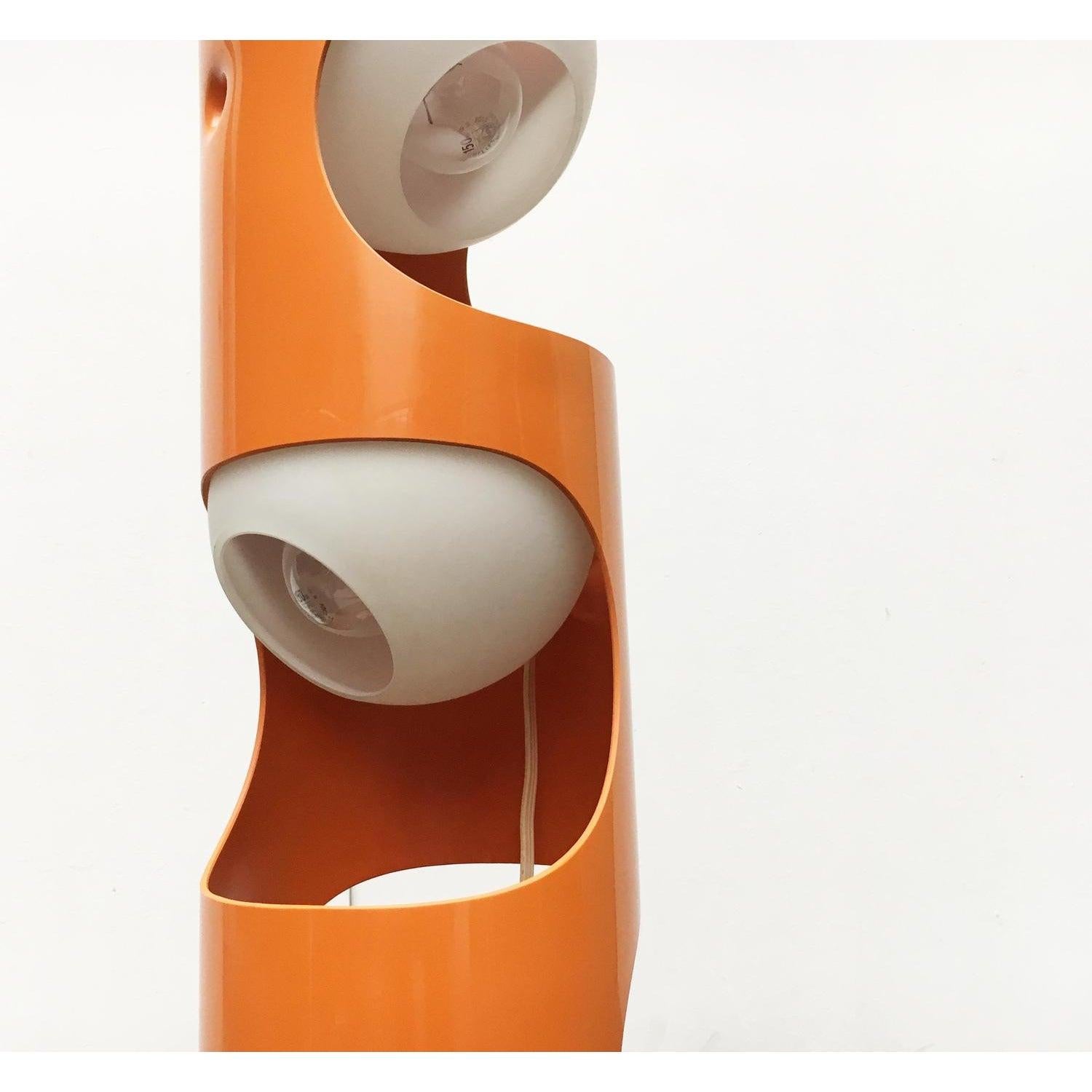 Métal Ensemble de 2 lampadaires Guggerli L3 de l'Ère spatiale suisse du milieu du siècle dernier pour Baltensweiler en vente