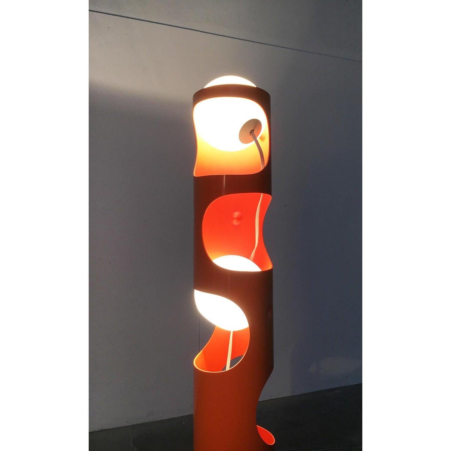 Ensemble de 2 lampadaires Guggerli L3 de l'Ère spatiale suisse du milieu du siècle dernier pour Baltensweiler en vente 1