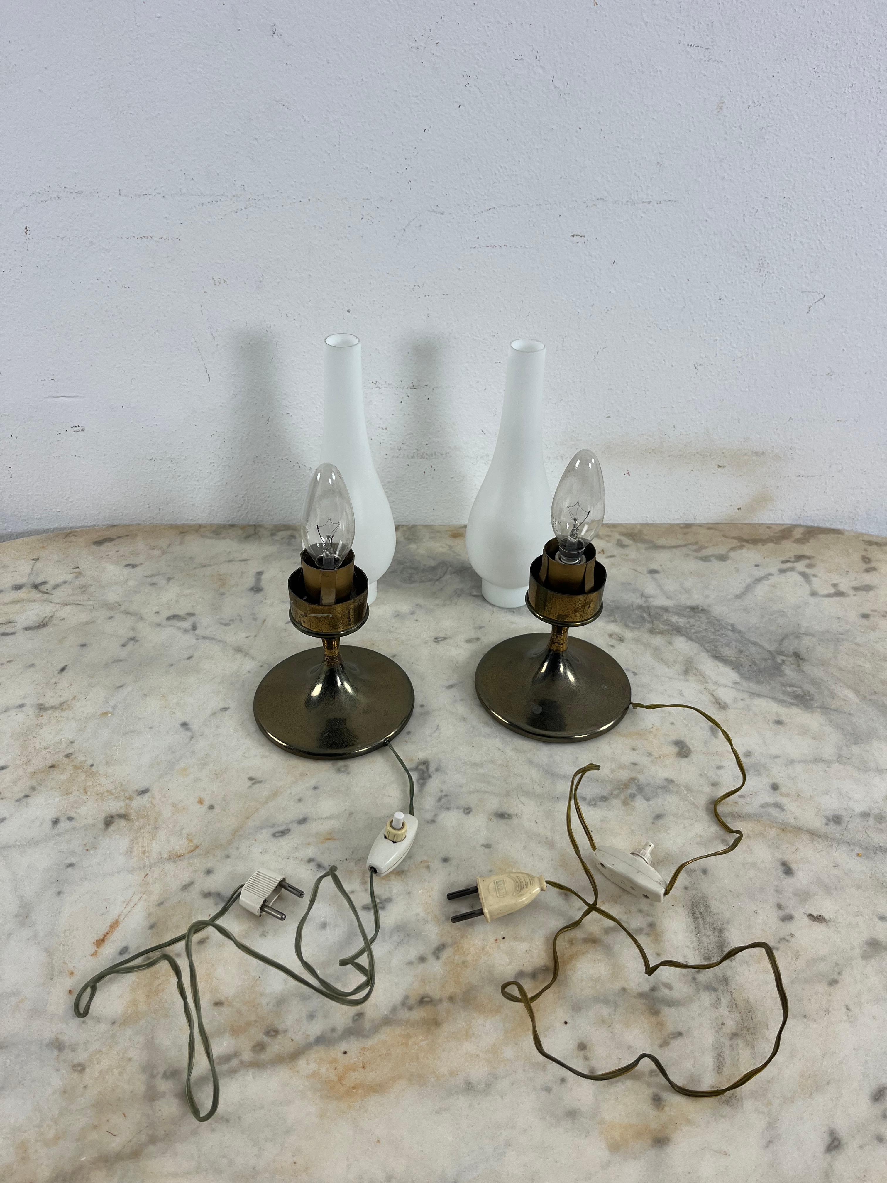 Milieu du XXe siècle Ensemble de 2 lampes de table du milieu du siècle dernier attribuées à Stilnovo, années 1950 en vente