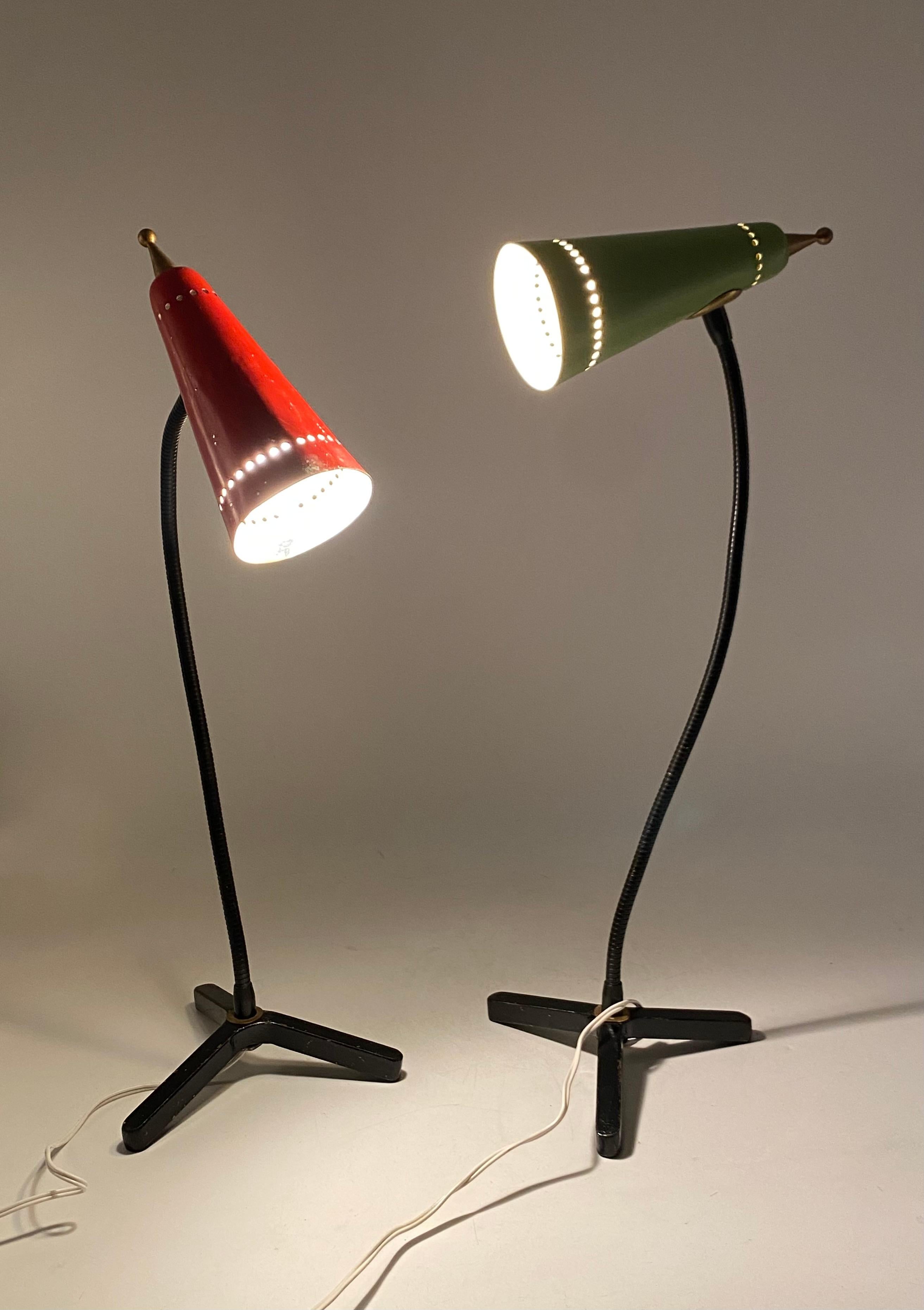 Juego de 2 lámparas de mesa de mediados de siglo, estilo Stilnovo Italia circa 1950s Moderno de mediados de siglo en venta