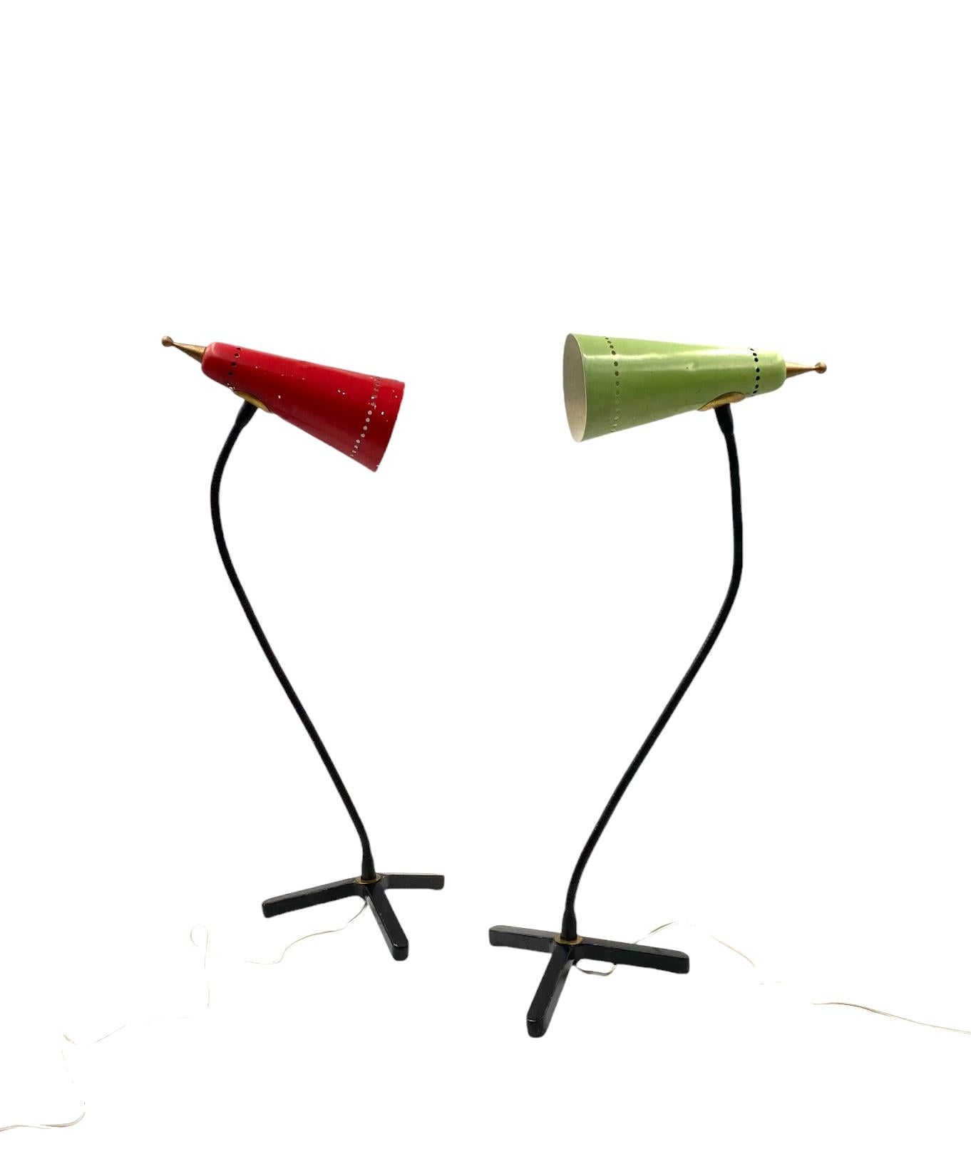 Juego de 2 lámparas de mesa de mediados de siglo, estilo Stilnovo Italia circa 1950s en venta 1