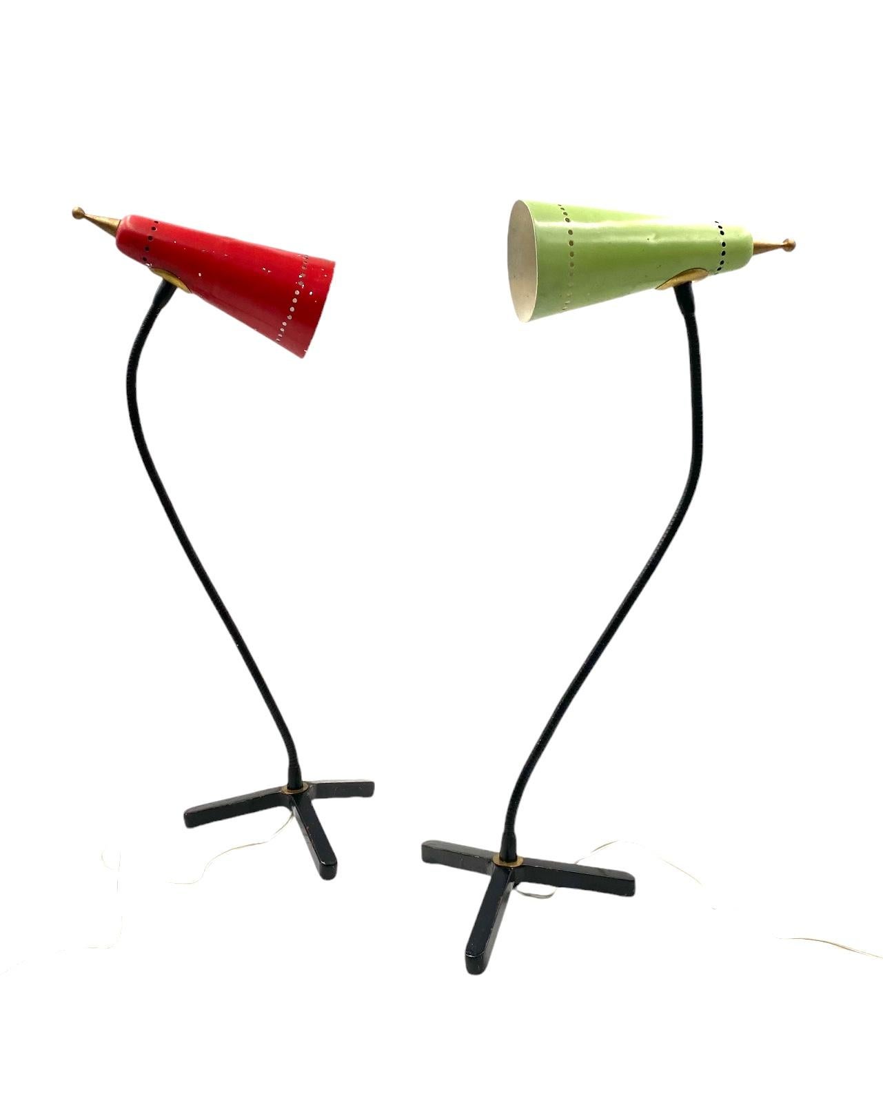 Juego de 2 lámparas de mesa de mediados de siglo, estilo Stilnovo Italia circa 1950s en venta 2