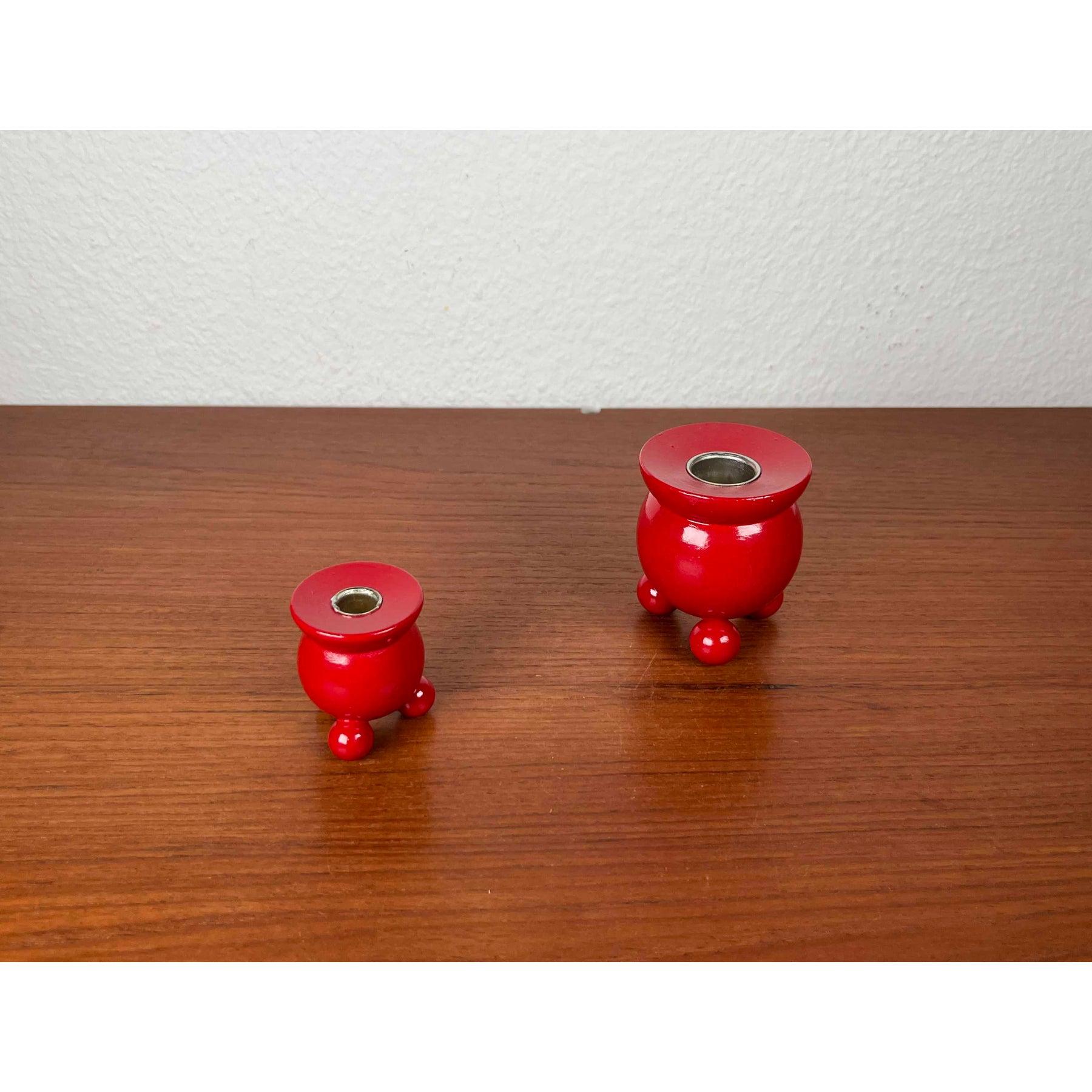 Juego de 2 candelabros tradicionales suecos de madera de mediados de siglo, años 60 en venta 4
