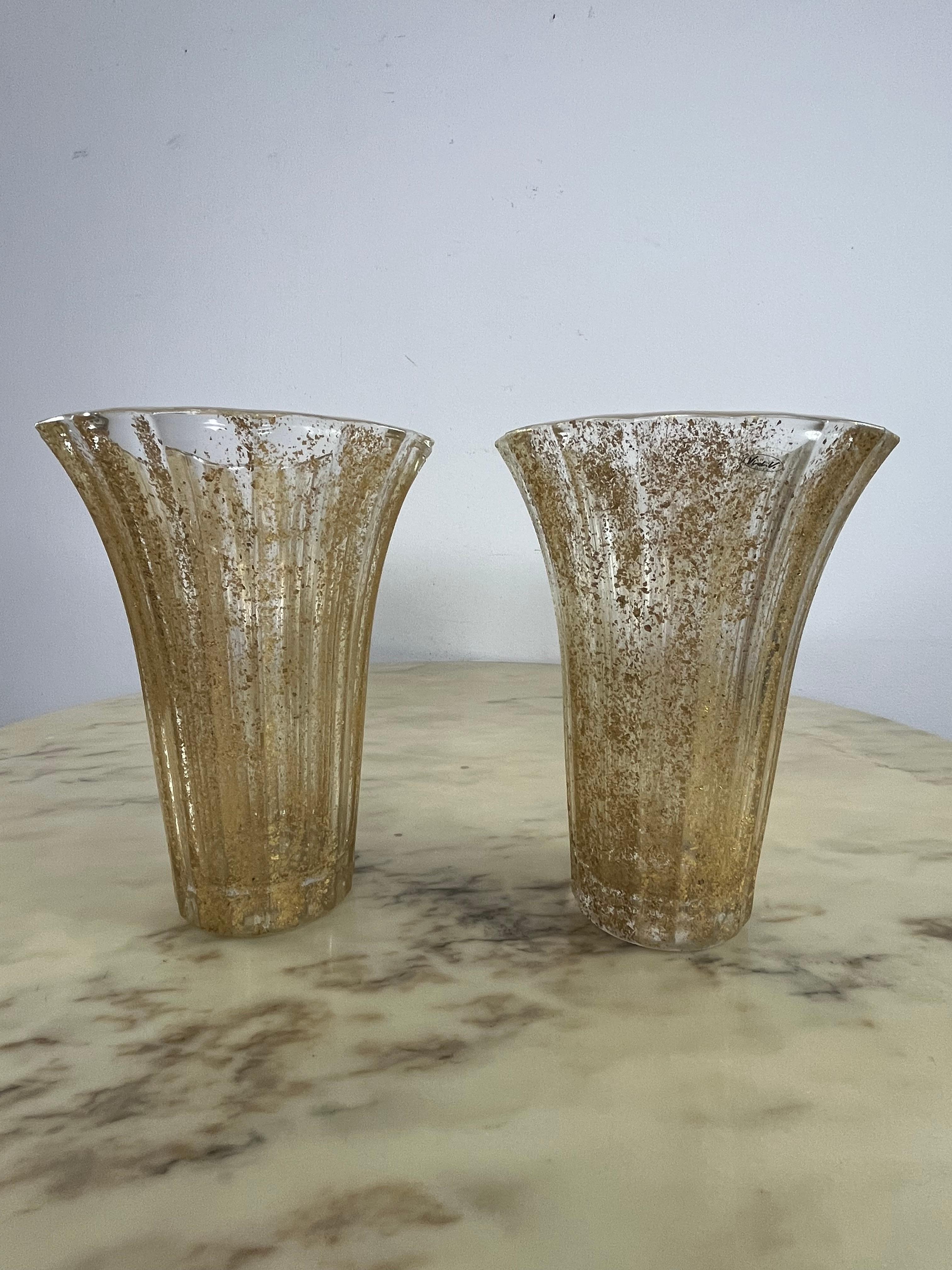 Vetro di Murano Set di 2 vasi di metà secolo in vetro di Murano a foglia d'oro 1960s in vendita