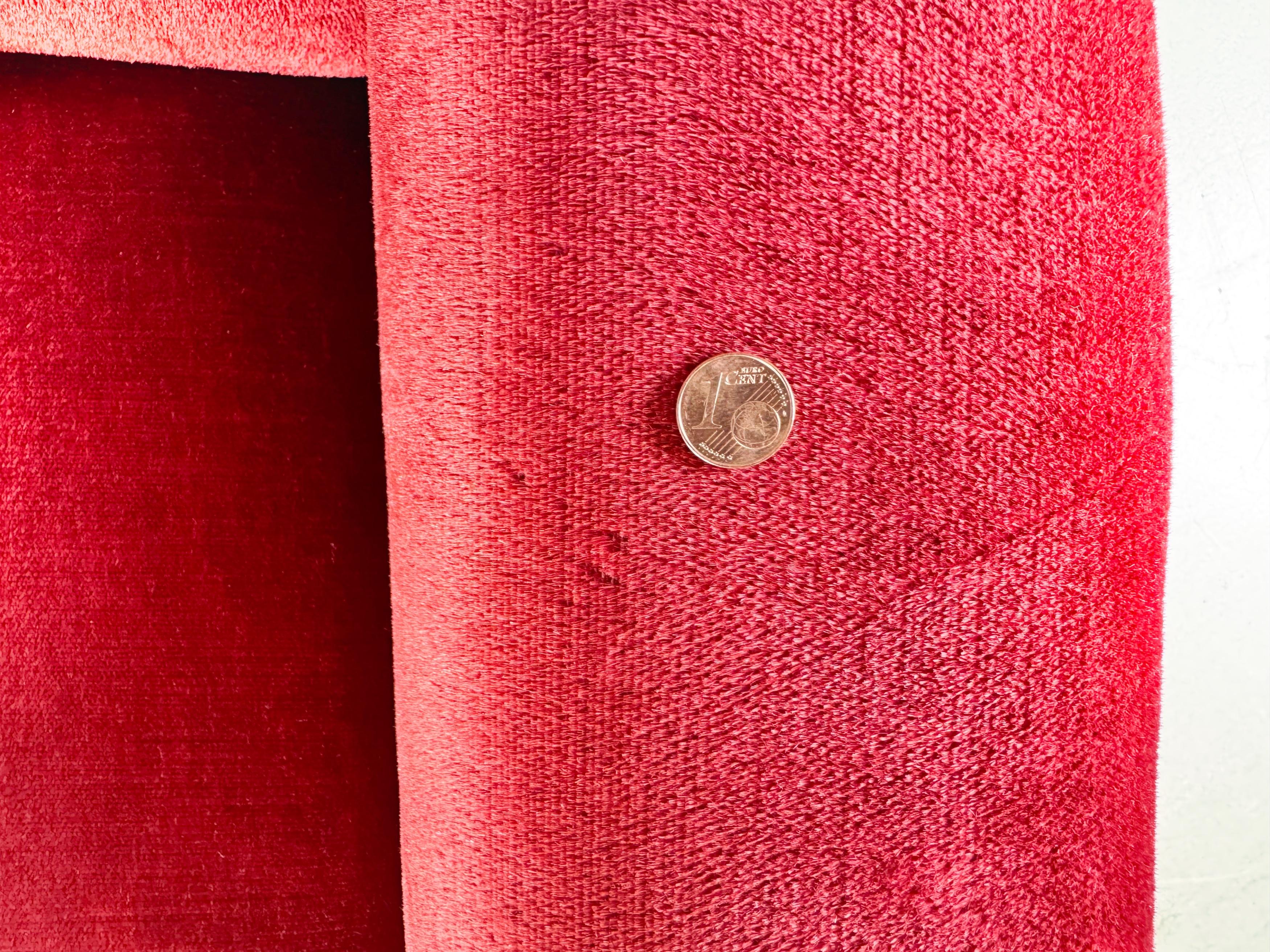 Set di 2 poltrone vintage di metà secolo in velluto rosso retrò in vendita 10