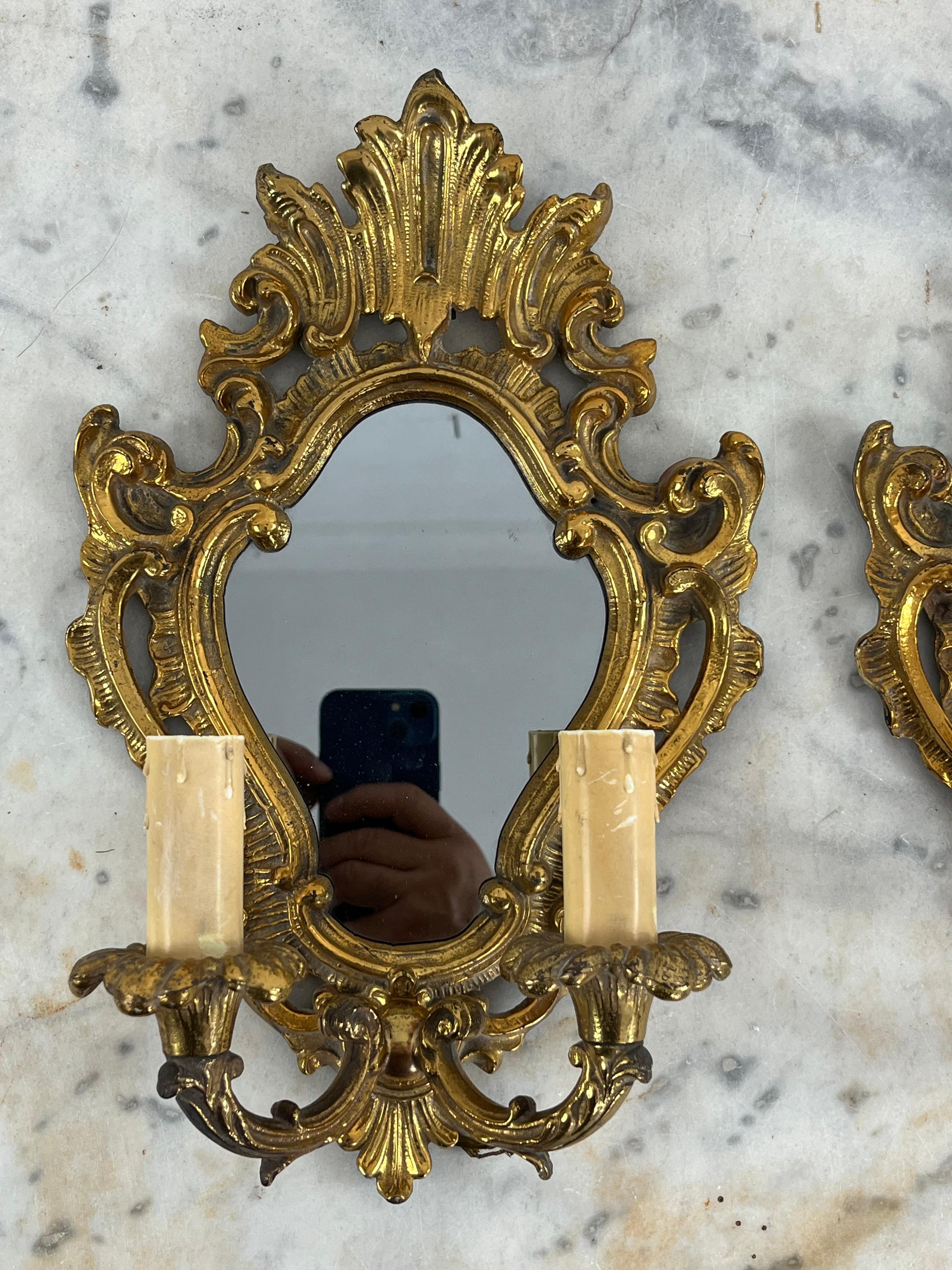 italien Ensemble de 2 lampes murales du milieu du siècle avec miroir, années 1960 en vente