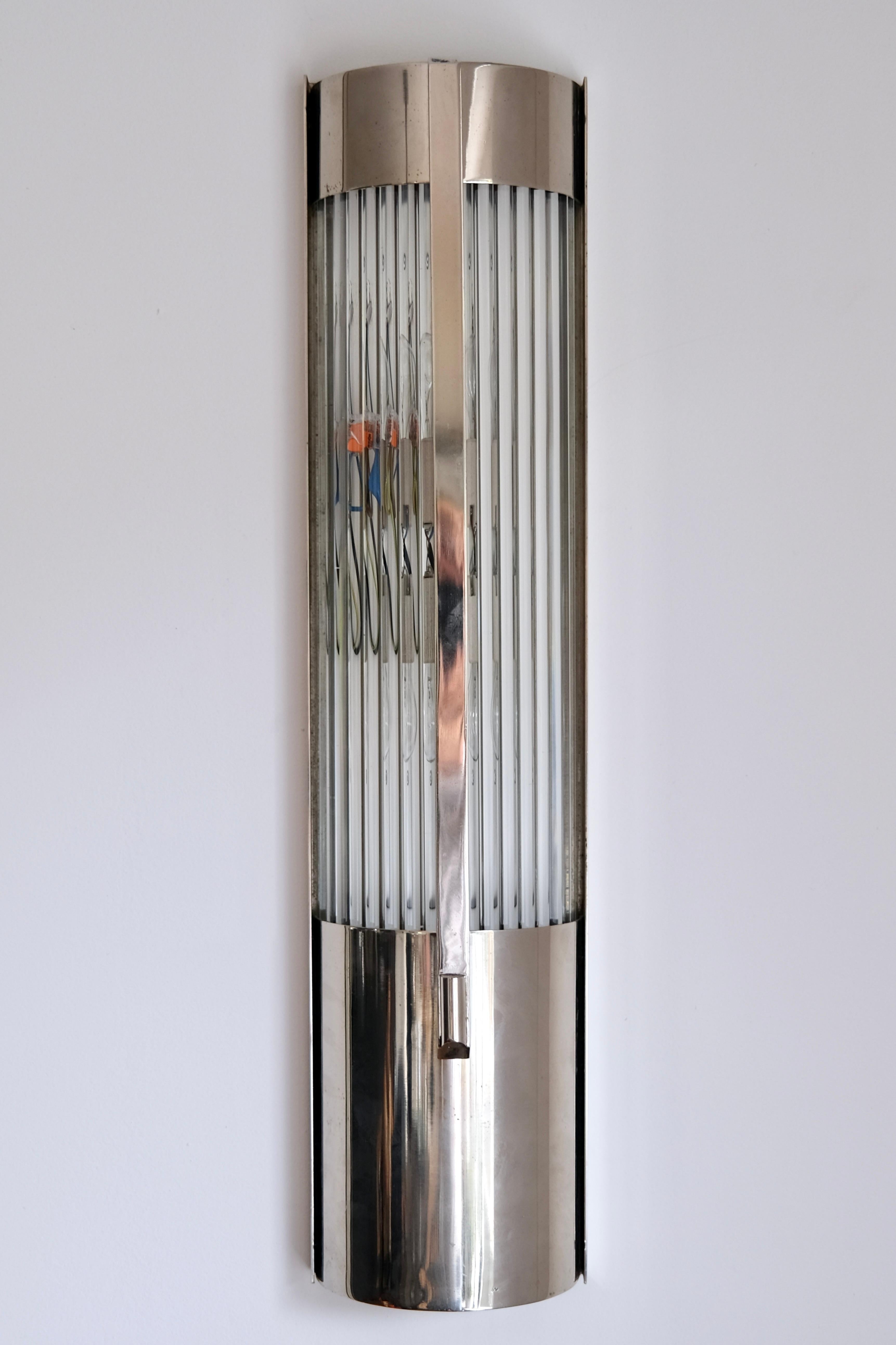 Mid-Century Modern Set of 2 Mid-Century Wall Sconces in Chrome with Glass Rods, France 1960s For Sale