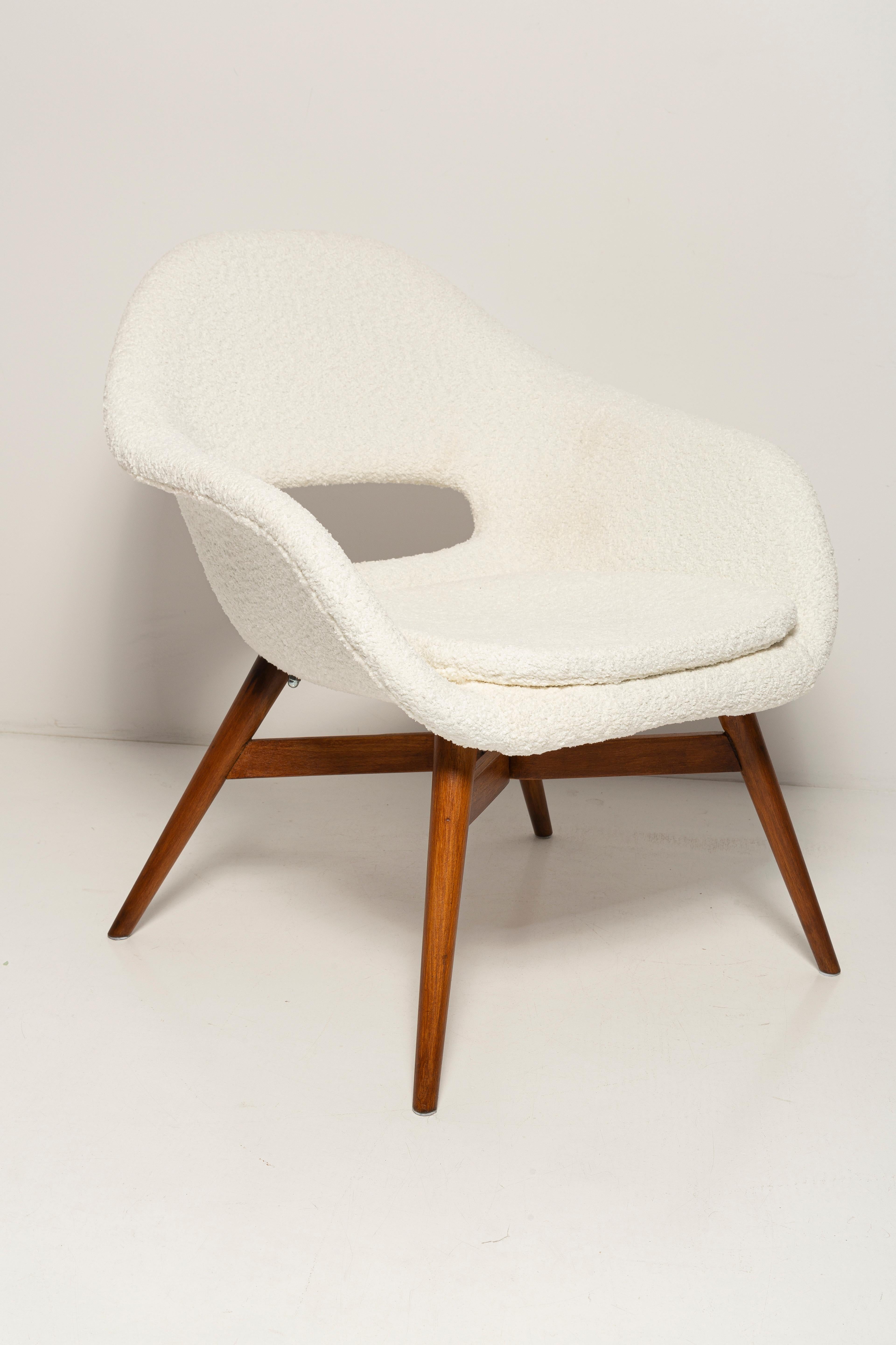 Mid-Century Modern Set of 2 Mid Century White Boucle Shell Chairs, M Navratil, Czechoslovakia, 1960 For Sale