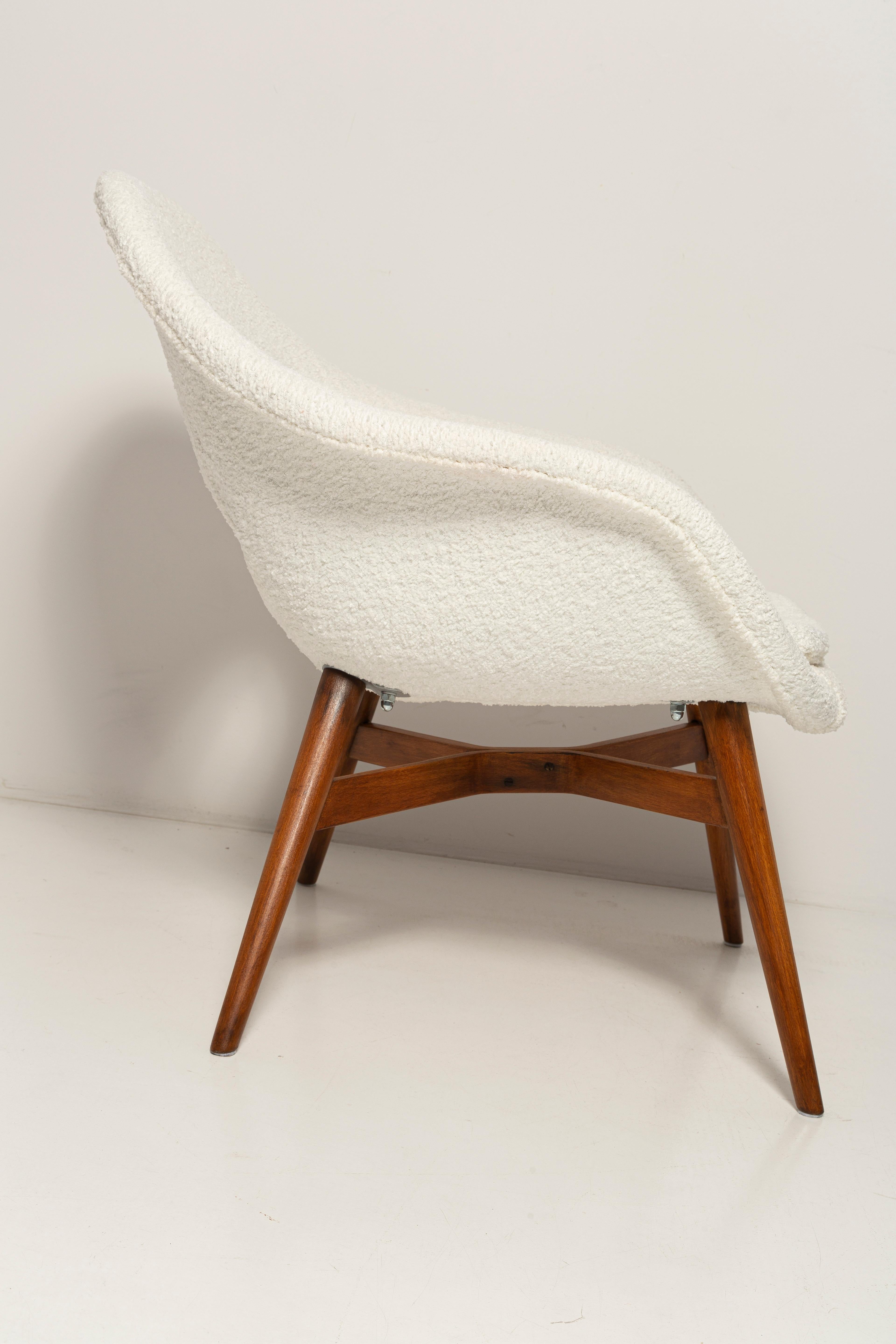 20th Century Set of 2 Mid Century White Boucle Shell Chairs, M Navratil, Czechoslovakia, 1960 For Sale