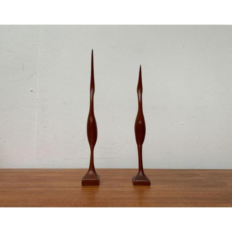 Uccelli in legno di teak di metà secolo, anni '60, set di 2, in ottime condizioni. Progettato dal 1960 al 1969.

Informazioni aggiuntive:
Materiali: Wood
Stile: Medioevo Moderno
Colore: marrone
Tipo di articolo: Vintage, Antico o