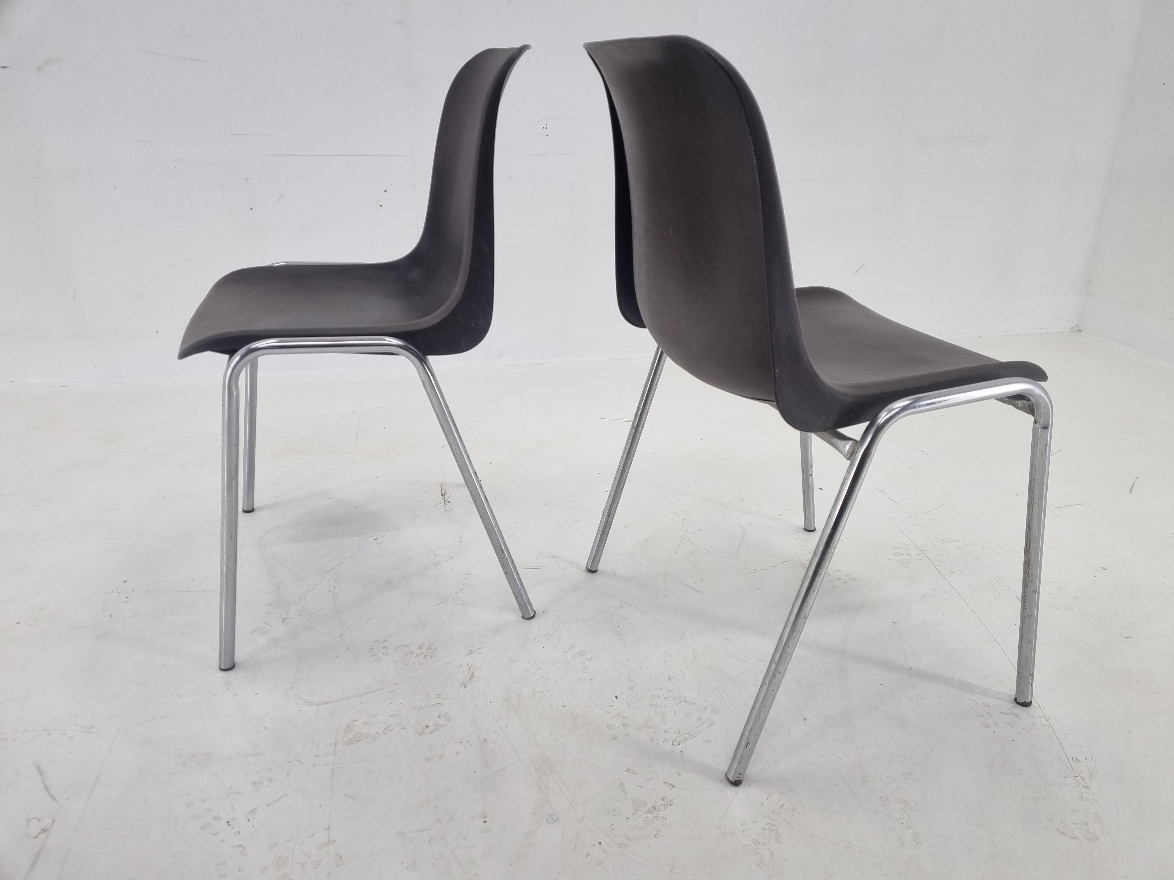 Satz von 2 Stühlen aus der Mitte des Jahrhunderts Europa, entworfen von Helmut Starke, 1990er Jahre (Deutsch) im Angebot