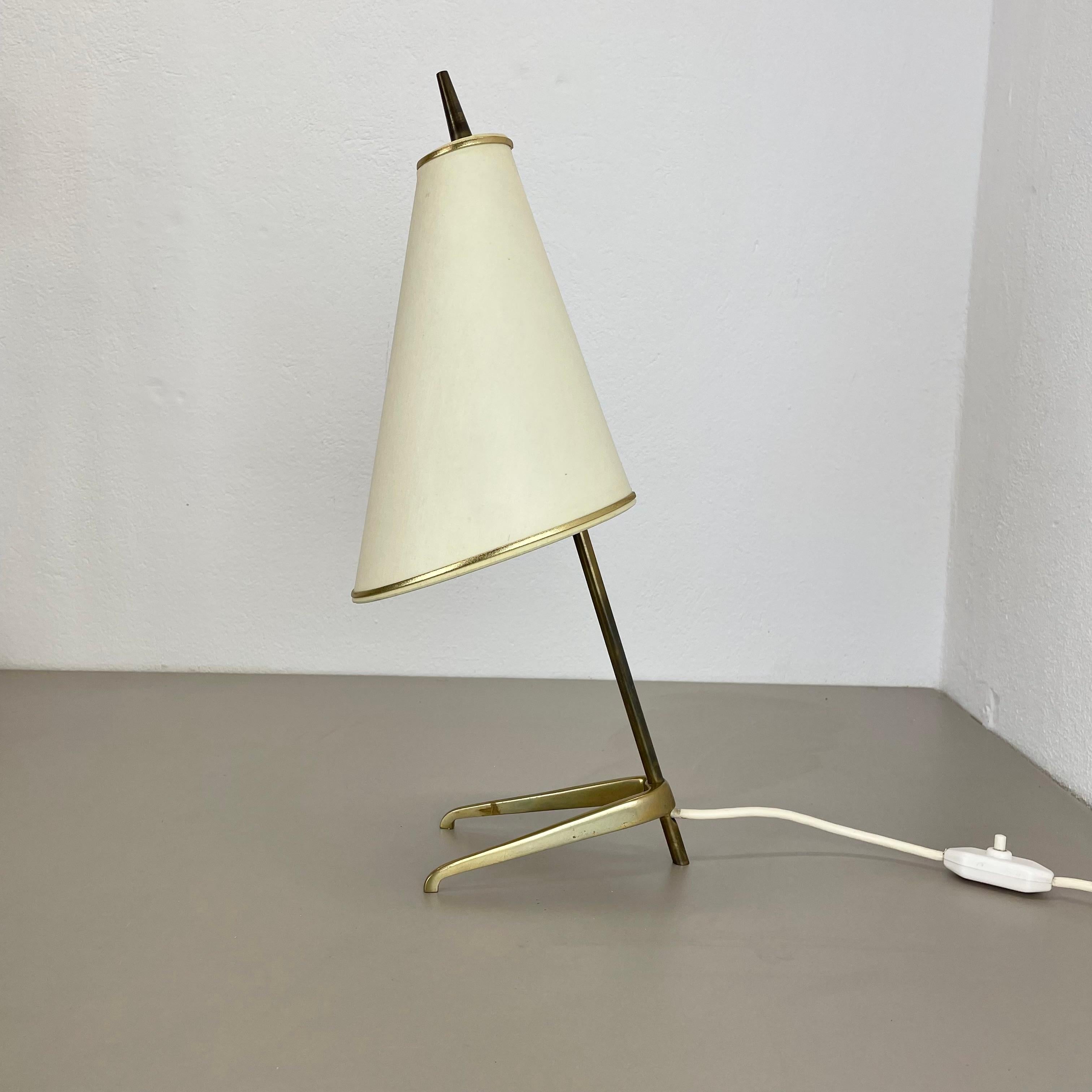 Ensemble de 2 lampes de table en laiton modernes du milieu du siècle dernier attribuées à J.T KALMAR, Autriche 1950 en vente 3