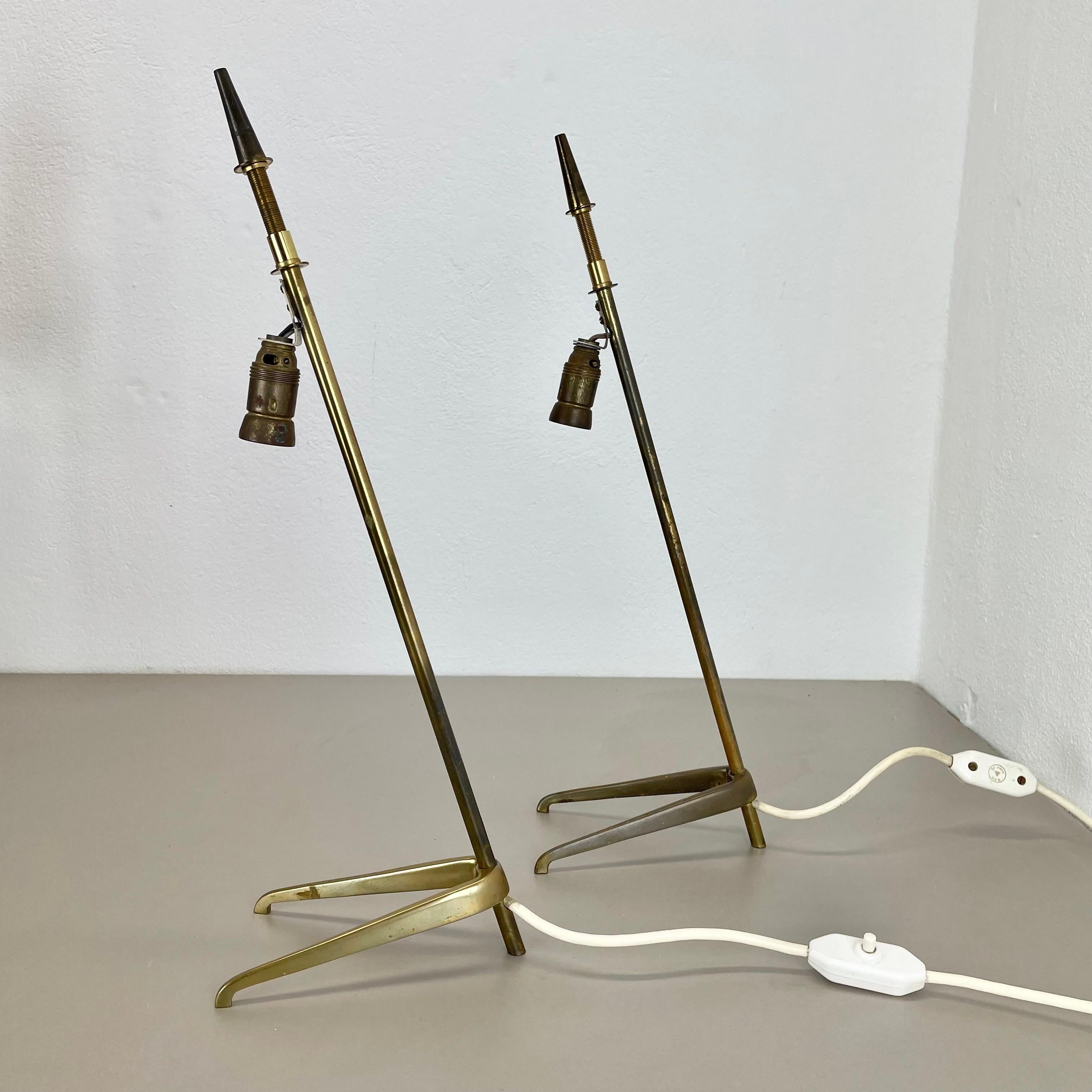 Ensemble de 2 lampes de table en laiton modernes du milieu du siècle dernier attribuées à J.T KALMAR, Autriche 1950 en vente 4