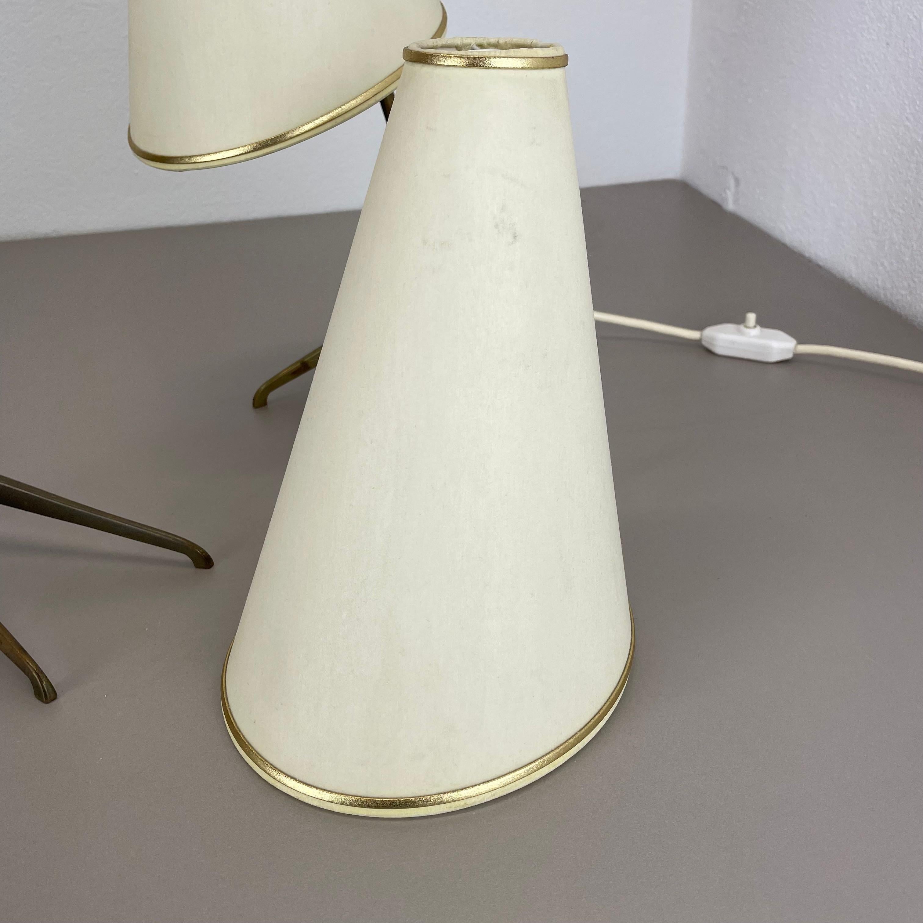 Ensemble de 2 lampes de table en laiton modernes du milieu du siècle dernier attribuées à J.T KALMAR, Autriche 1950 en vente 9