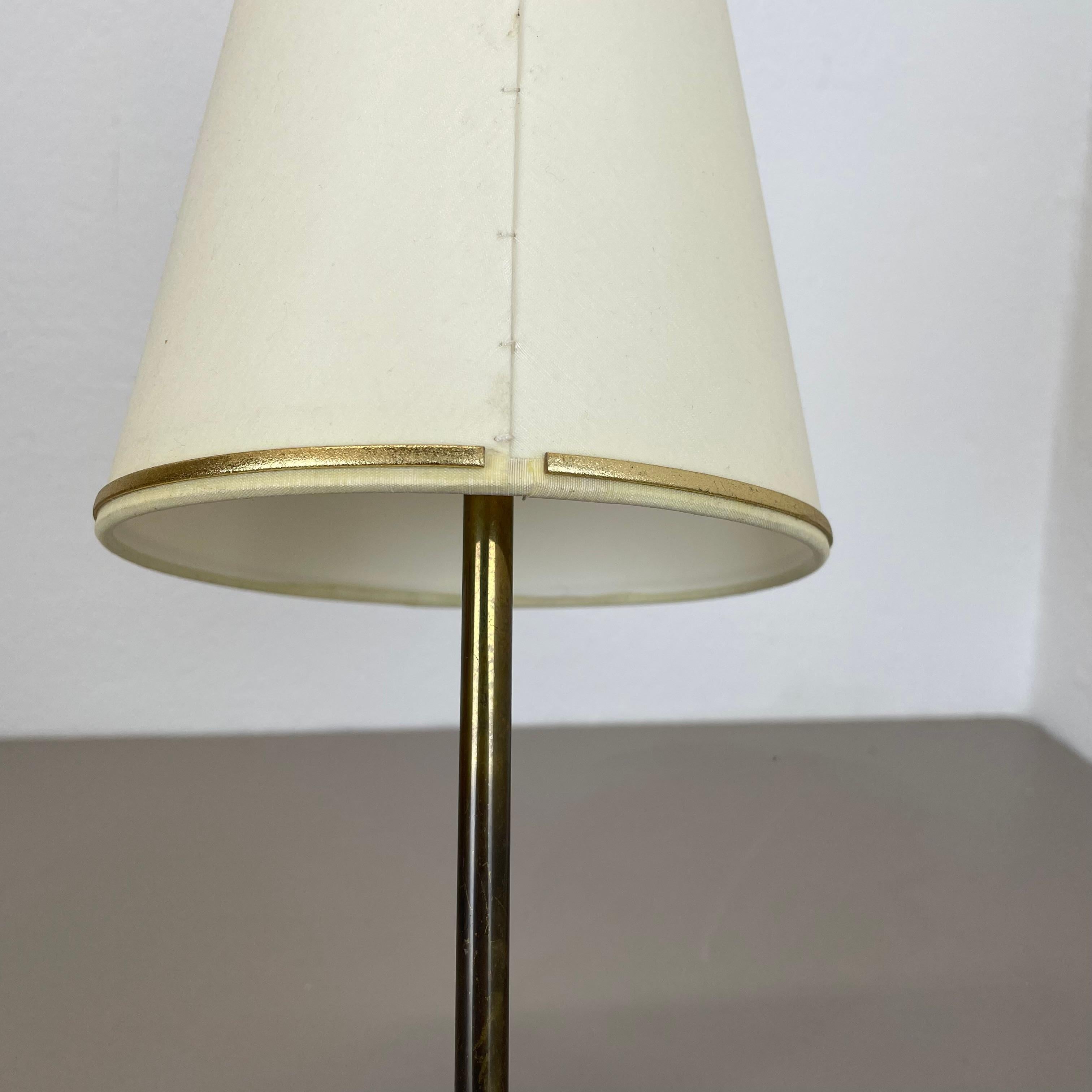 Ensemble de 2 lampes de table en laiton modernes du milieu du siècle dernier attribuées à J.T KALMAR, Autriche 1950 en vente 10