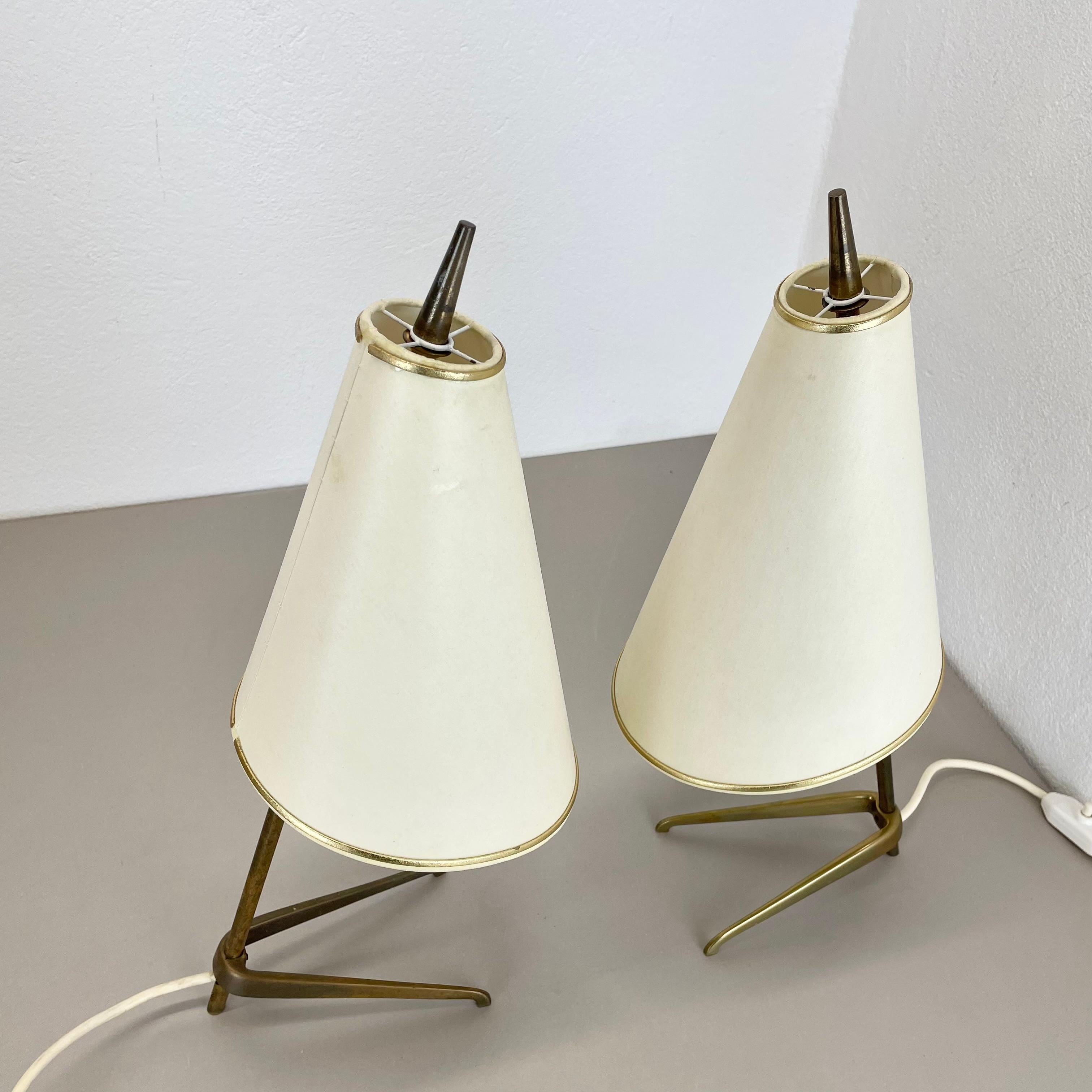 Mid-Century Modern Ensemble de 2 lampes de table en laiton modernes du milieu du siècle dernier attribuées à J.T KALMAR, Autriche 1950 en vente