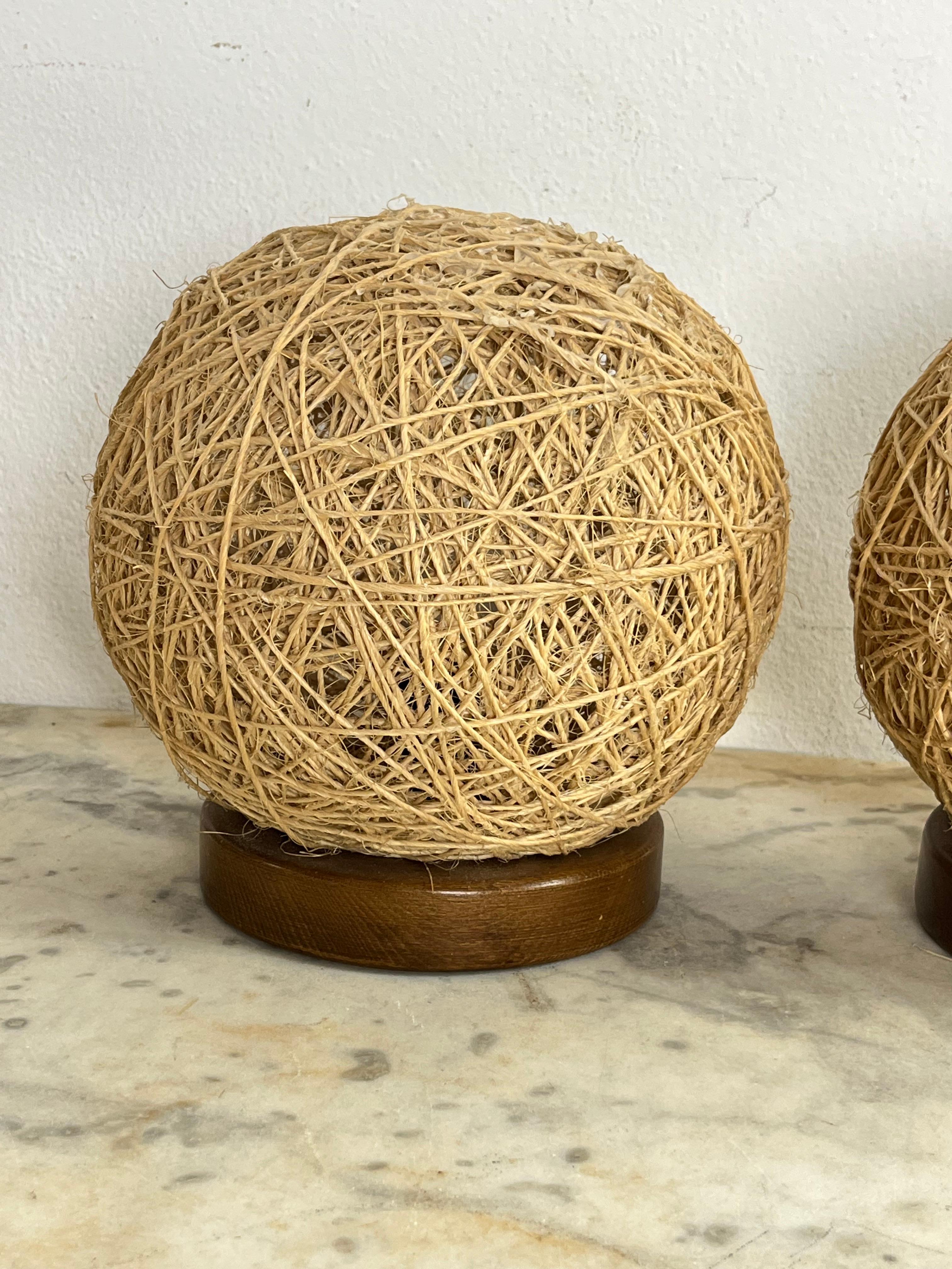 Italian Set of 2 Midcentury Twine Table Lamps, 1960s For Sale