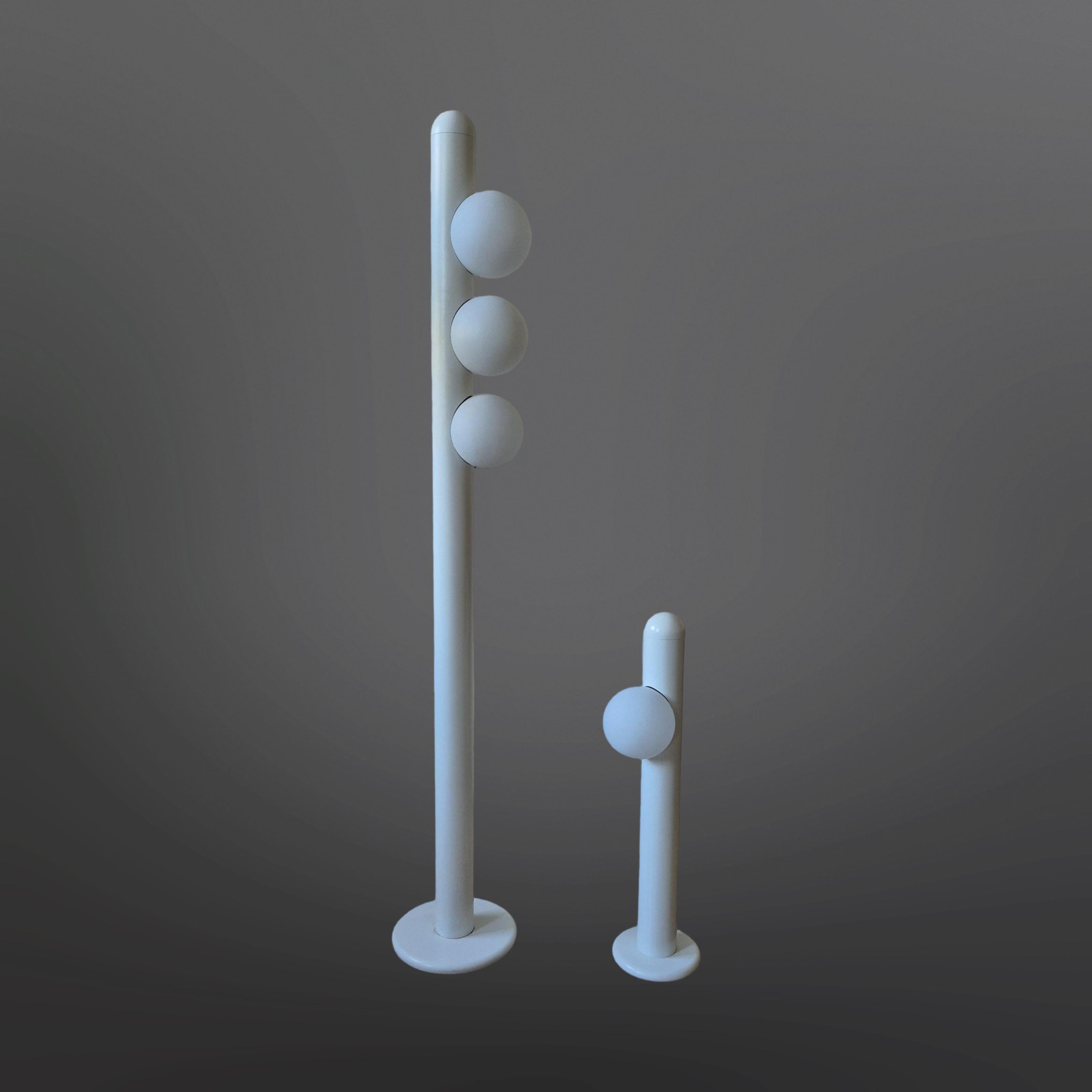 Set of 2 minimalist space age lamps, Netherlands 1970s For Sale 4