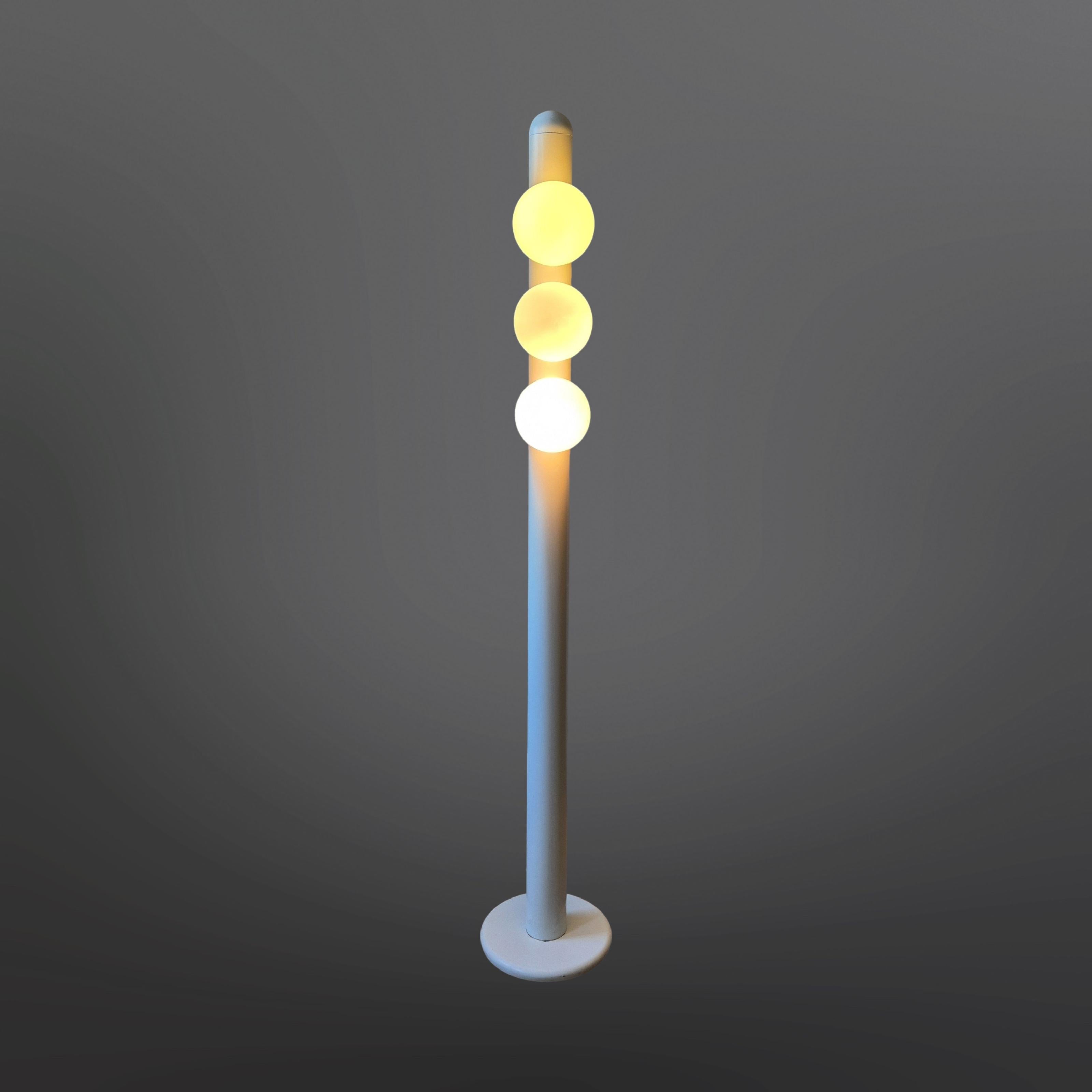 Set of 2 minimalist space age lamps, Netherlands 1970s For Sale 6