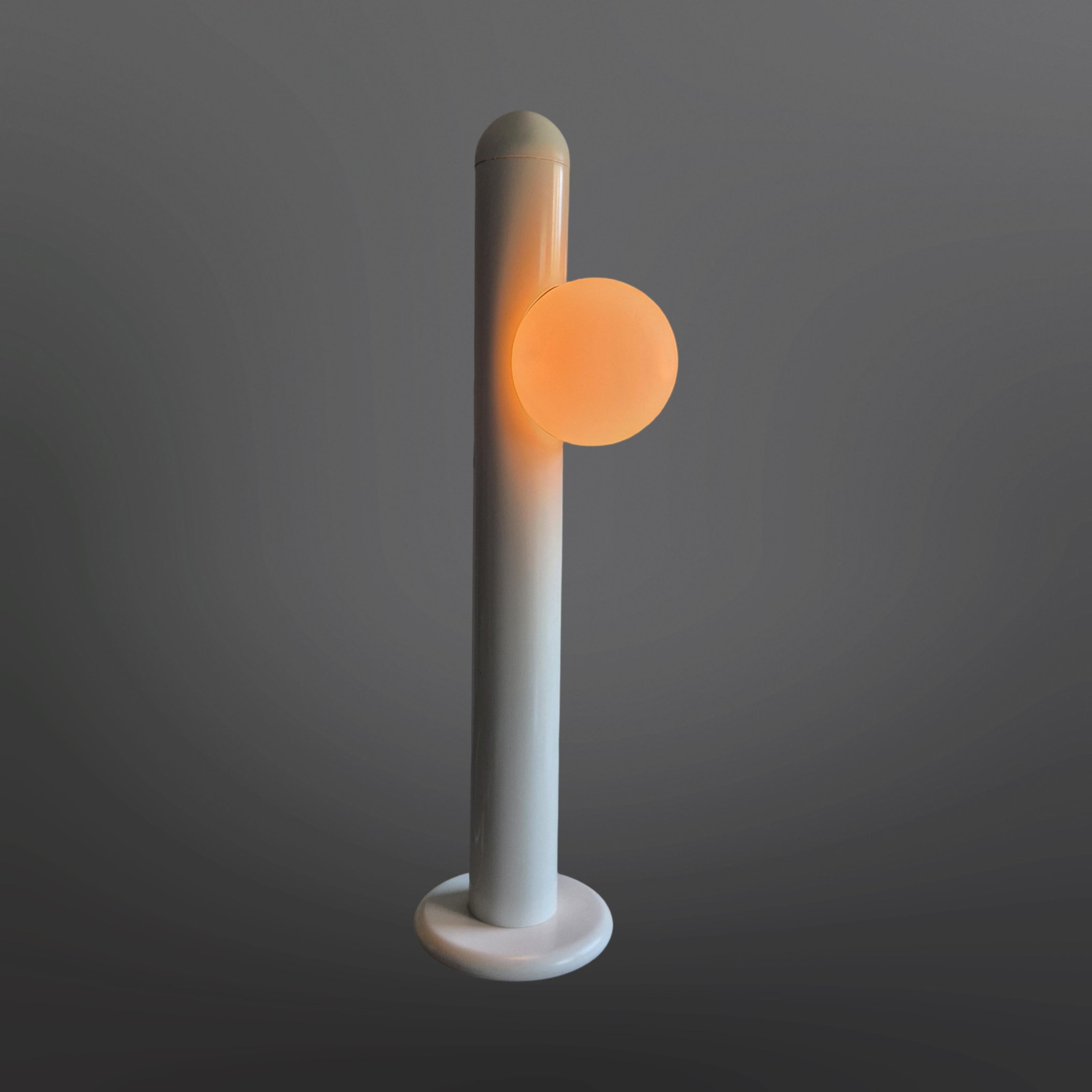 20th Century Set of 2 minimalist space age lamps, Netherlands 1970s For Sale