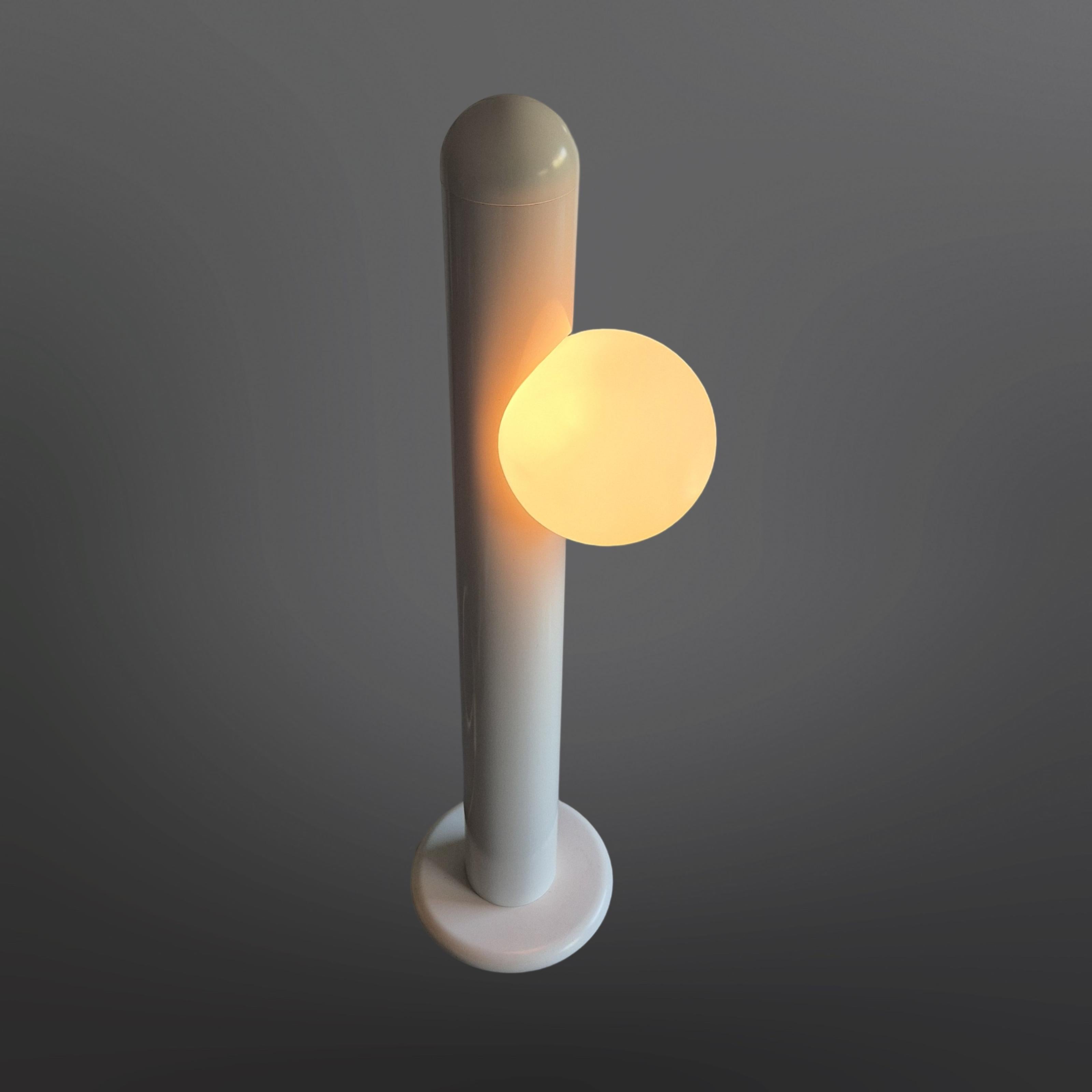 Metal Set of 2 minimalist space age lamps, Netherlands 1970s For Sale