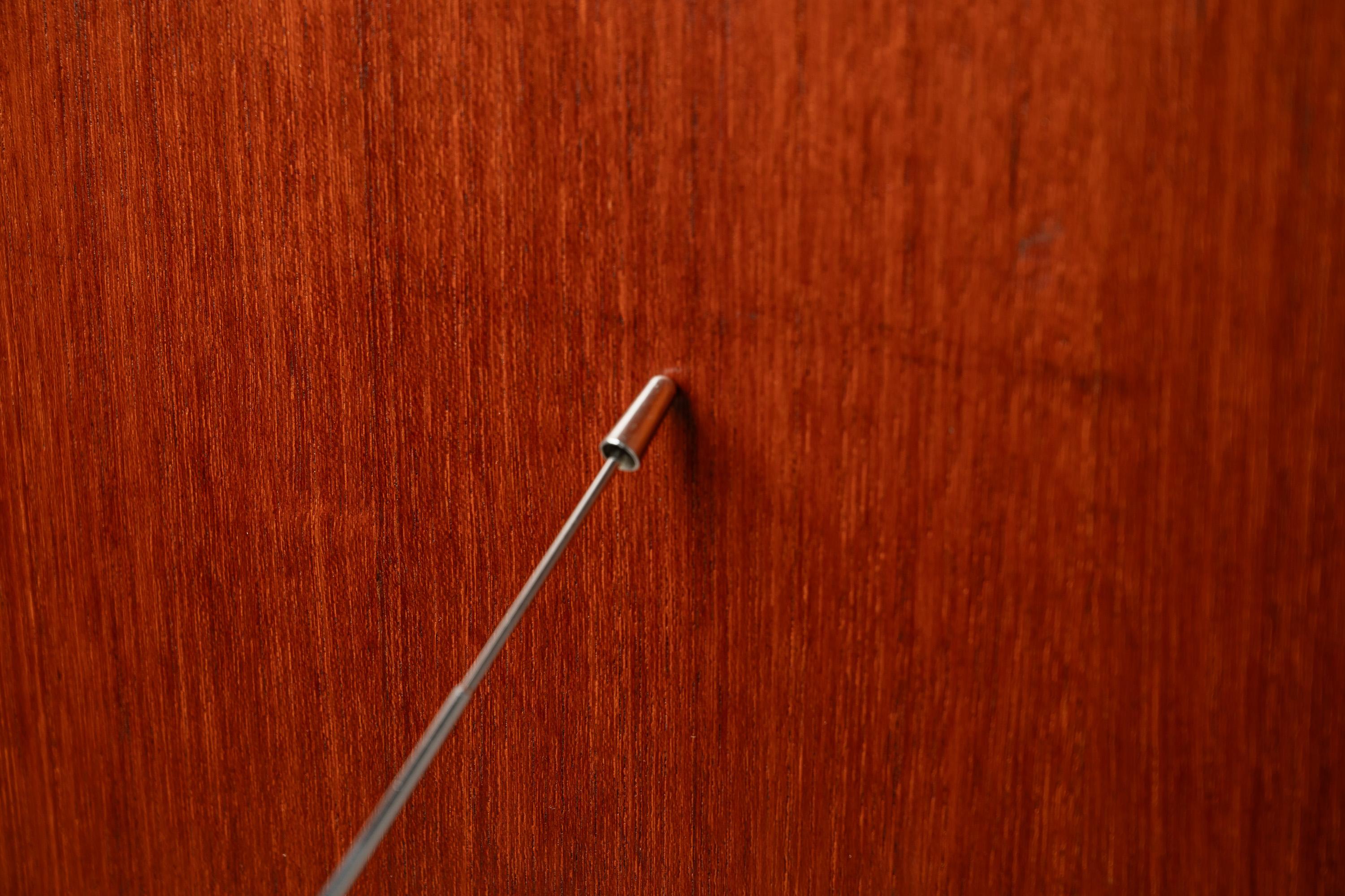 Set of 2 Minimalist Two Tone Dry Bars / Room Dividers in Teak, Denmark, c. 1970s For Sale 7