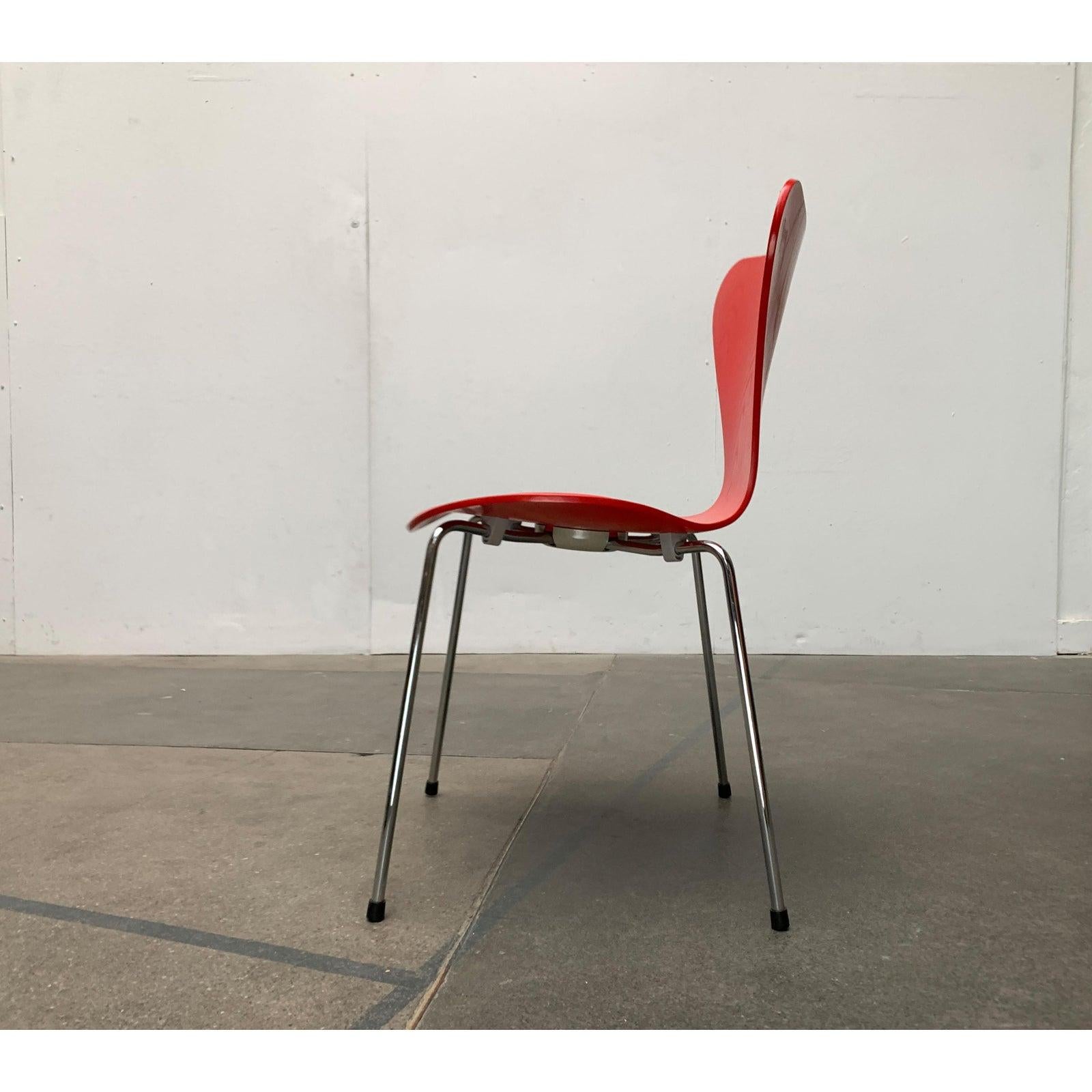 Set di 2 sedie Model 3107 di Arne Jacobsen per Fritz Hansen, Danimarca, 1997 In condizioni buone in vendita a Hamburg, DE