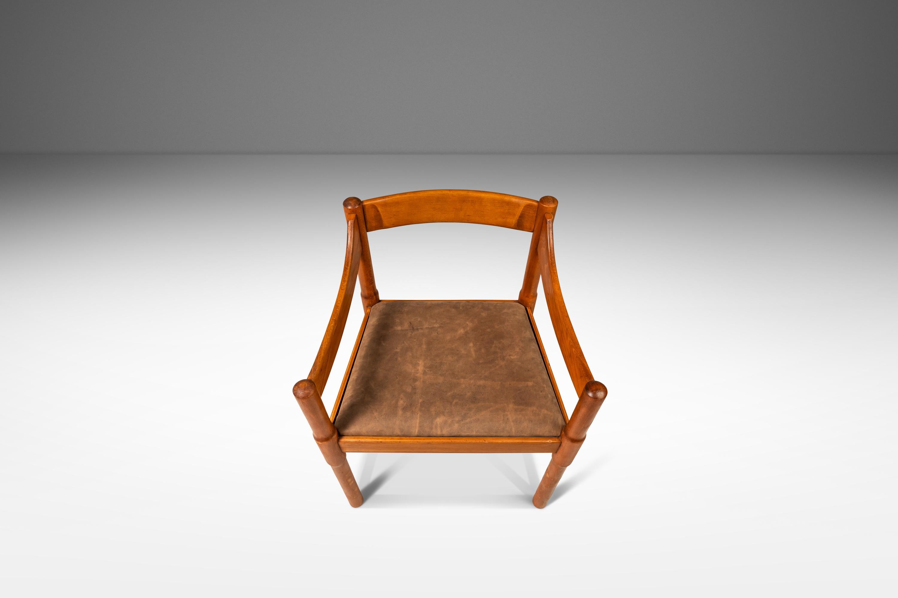 Milieu du XXe siècle Ensemble de 2 chaises modèle 892 de Vico Magistretti pour Cassina, Italie, vers les années 1960 en vente