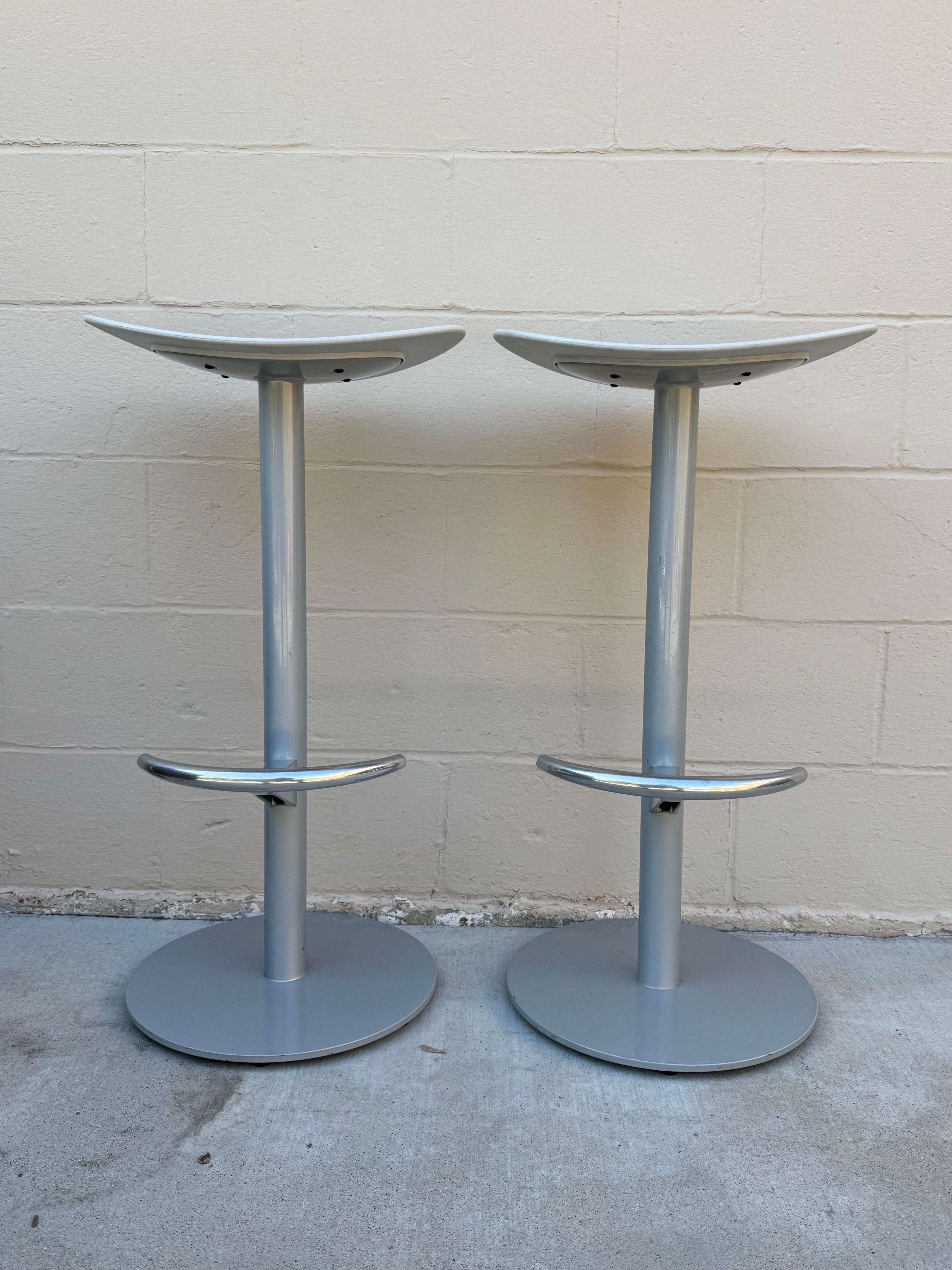 Contemporary Set of 2 Modern Enea Cafe Stools By Josep Llusca For Brayton International For Sale