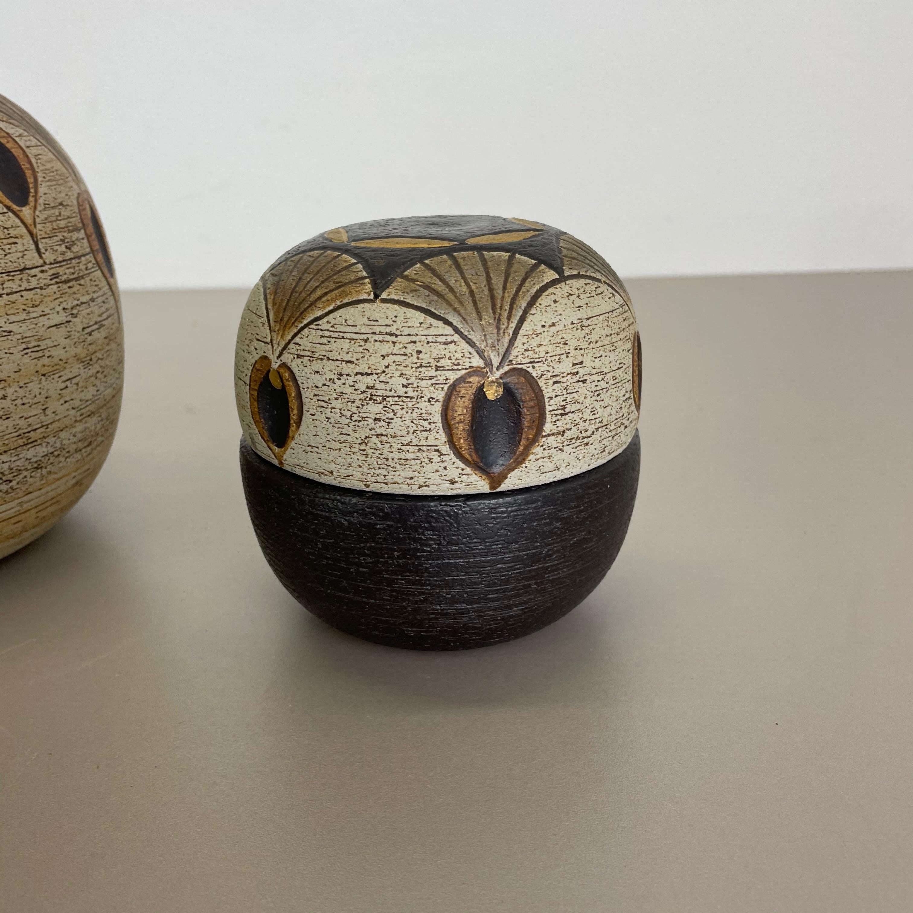 Set of 2 Modernist 1970s ceramic objects Peter Müller for Sgrafo Modern, Germany For Sale 2