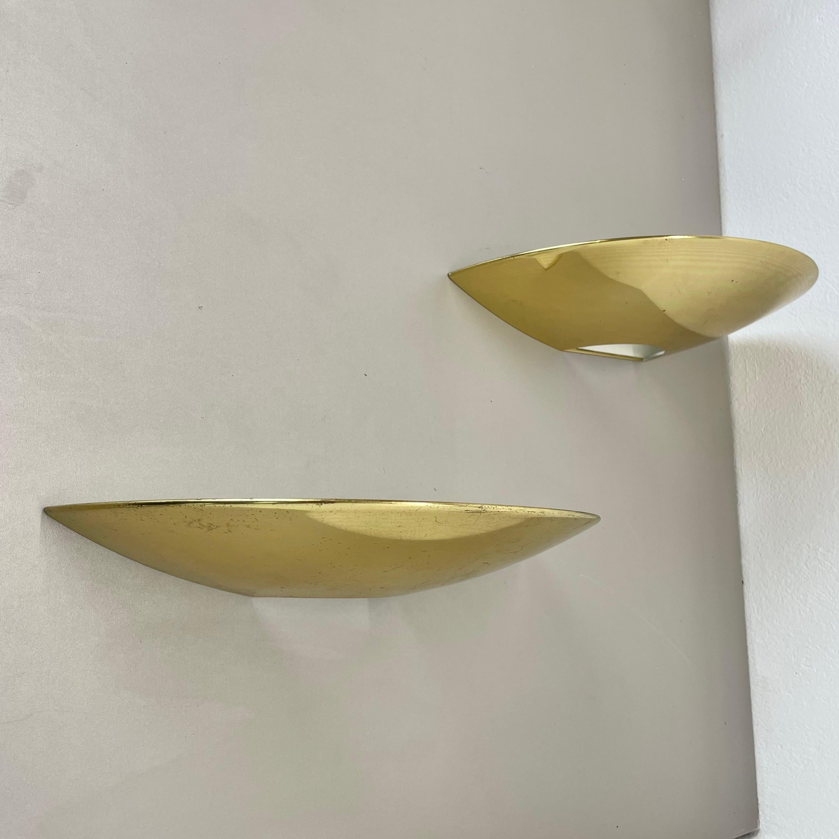 Artículo:

aplique de pared, set de 2 


Origen:

Alemania


Productor:

FLORIAN SCHULZ


Material:

Metal y latón


La edad:

1970s



Descripción:

Este original conjunto de apliques vintage fue diseñado y fabricado en Alemania en la década de