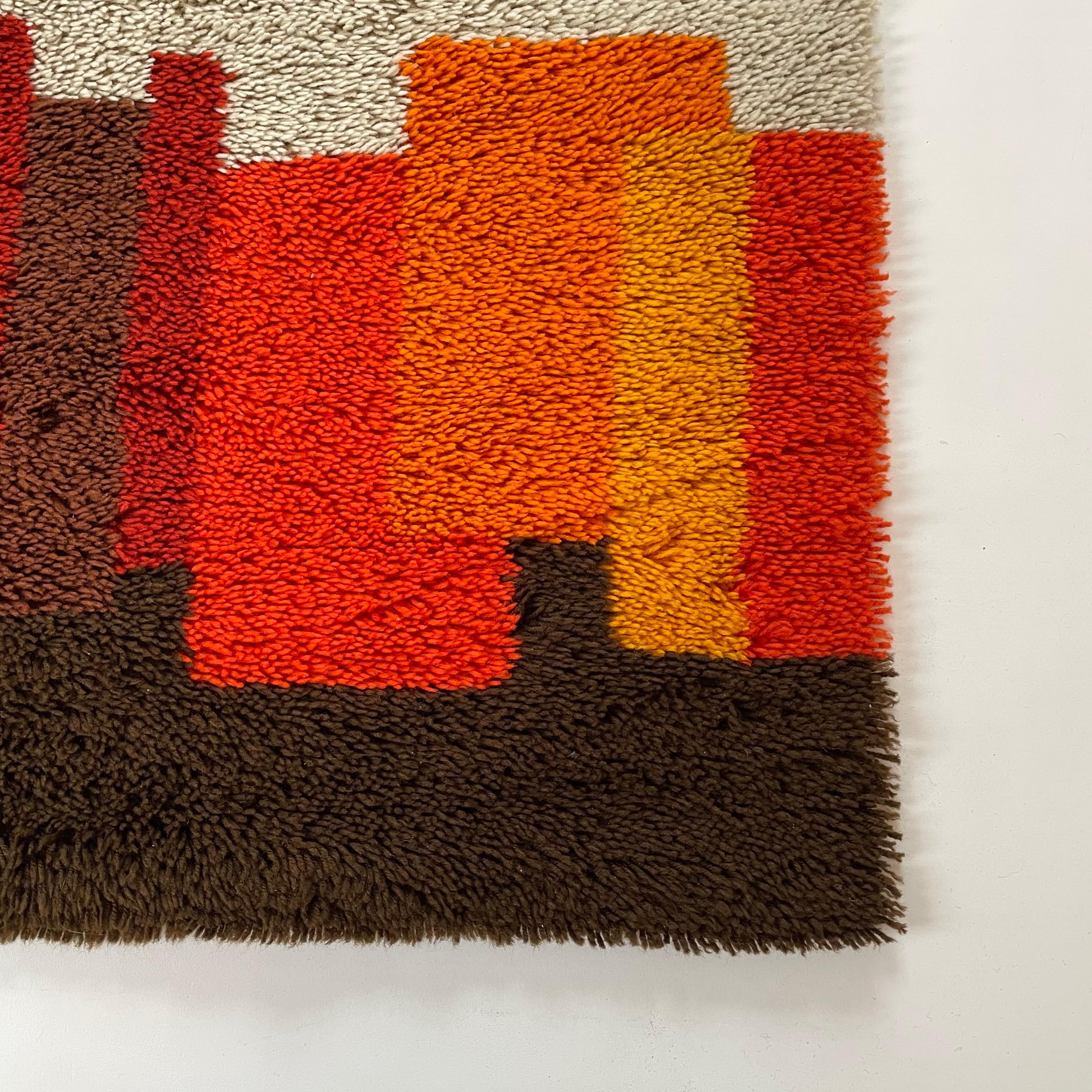 2er-Set modernistischer, mehrfarbiger Rya-Teppich mit hohem Flor von Desso, Niederlande, 1970er Jahre (Acryl) im Angebot