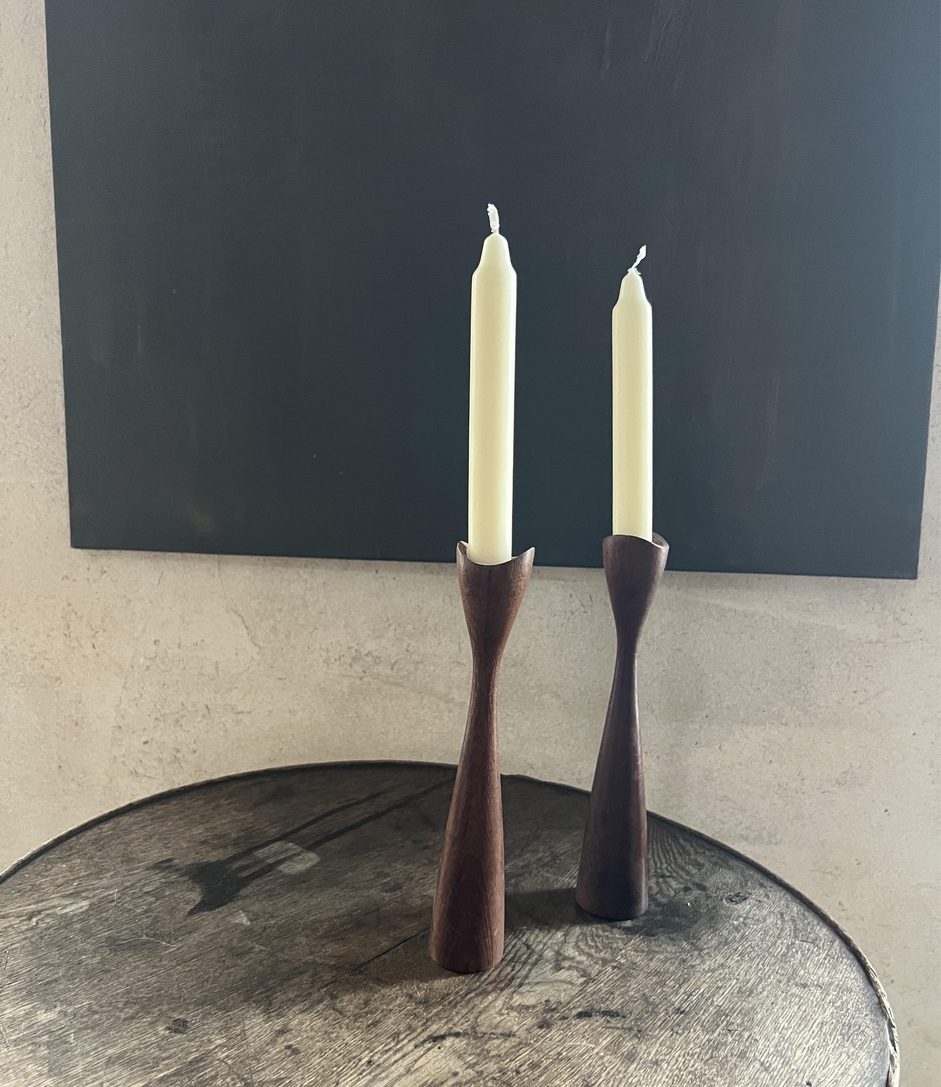 Set von 2 modernistischen organischen Kerzenständern im Angebot 2
