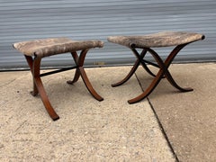 Set di 2 panche o sgabelli con base a X in compensato modellato Curule Pony Skin, venduti come PR.