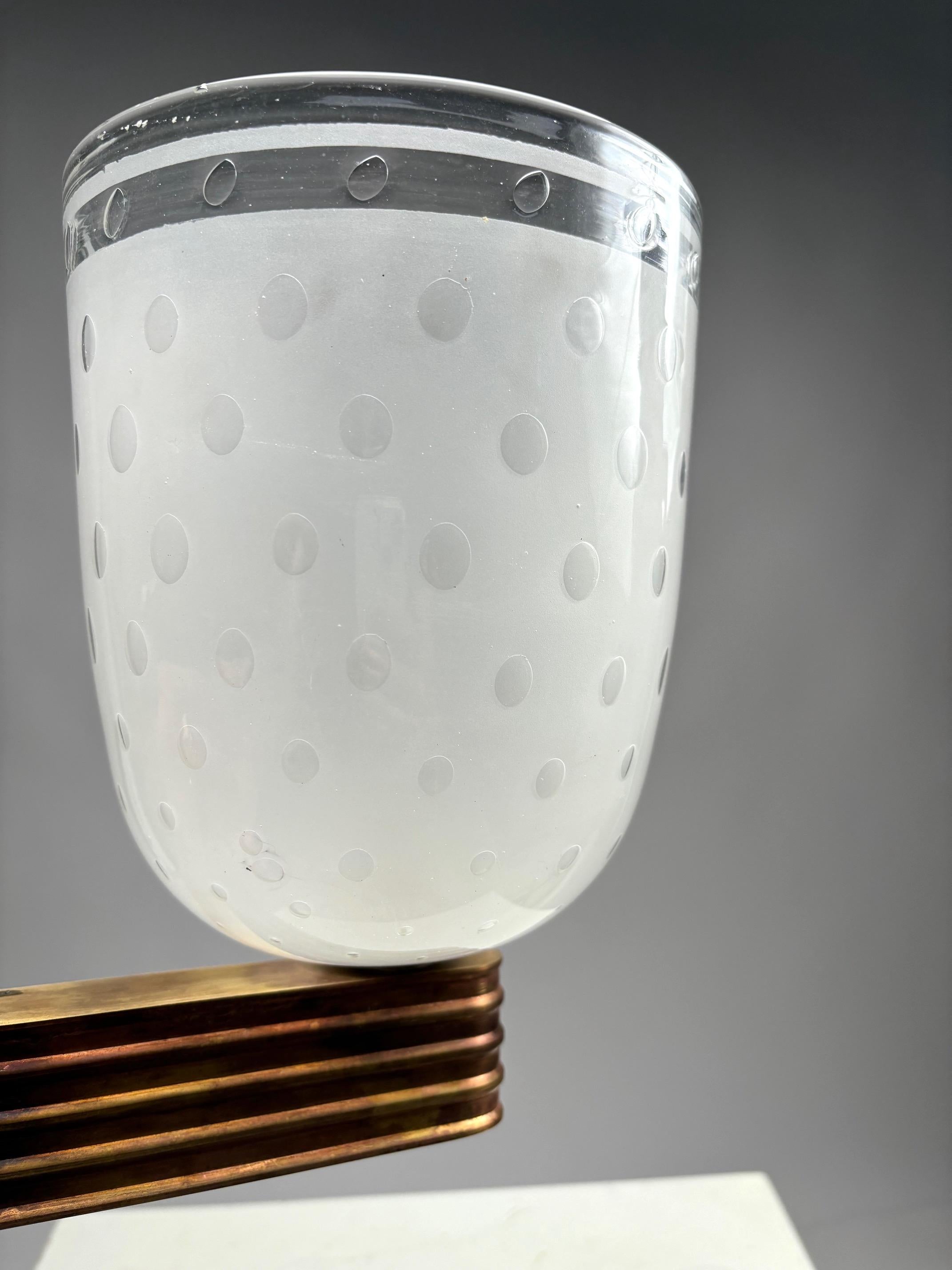Art déco Ensemble de 2 appliques monumentales Art Deco en verre soufflé et laiton, Italie en vente