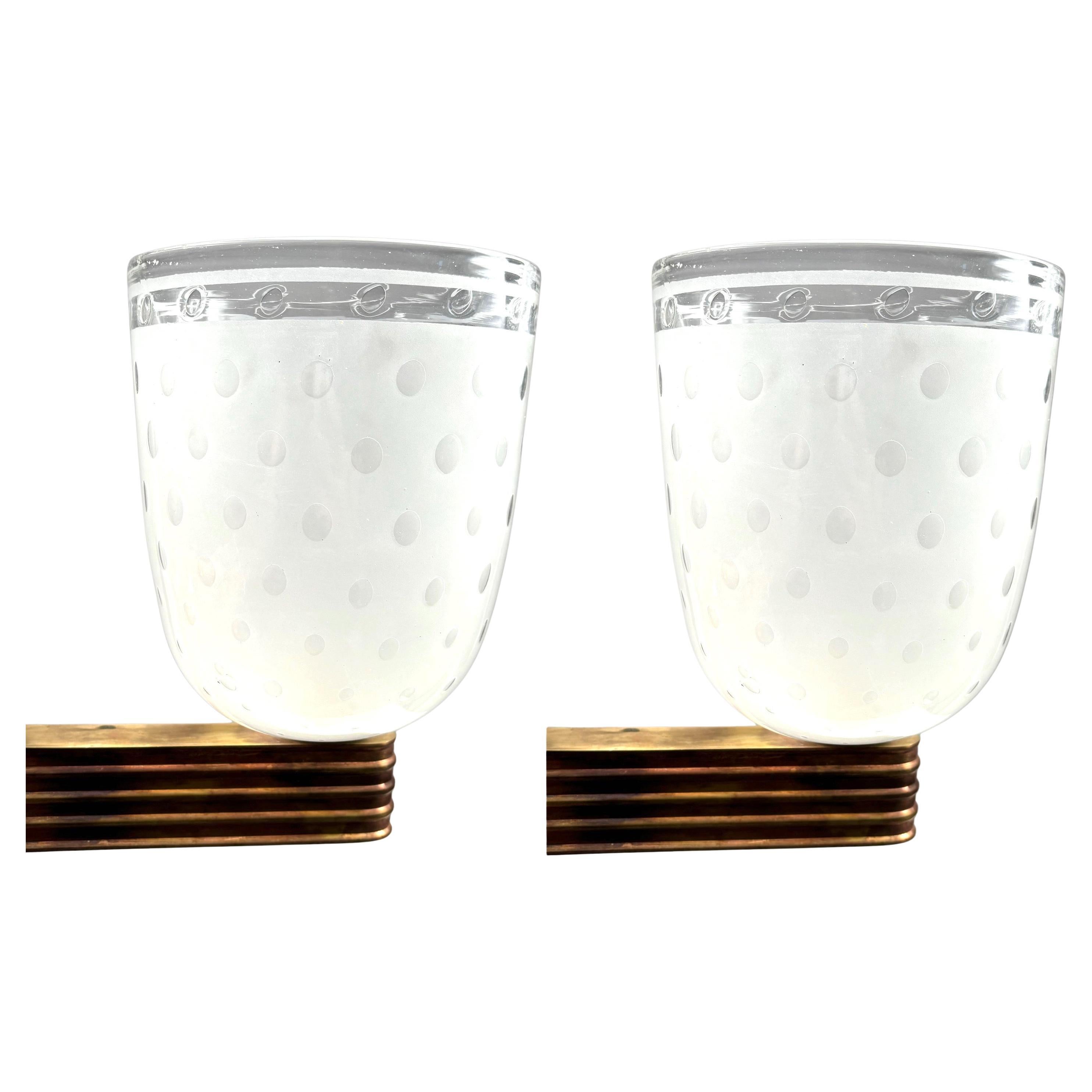 Ensemble de 2 appliques monumentales Art Deco en verre soufflé et laiton, Italie en vente
