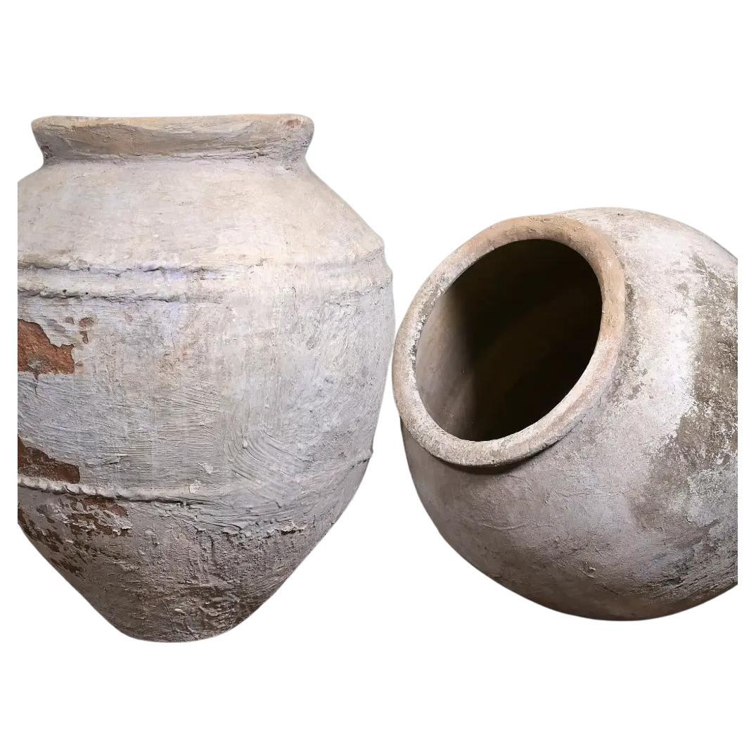 Satz von 2 monumentalen Terrakotta-Krügen, handgefertigt, Java, 19.