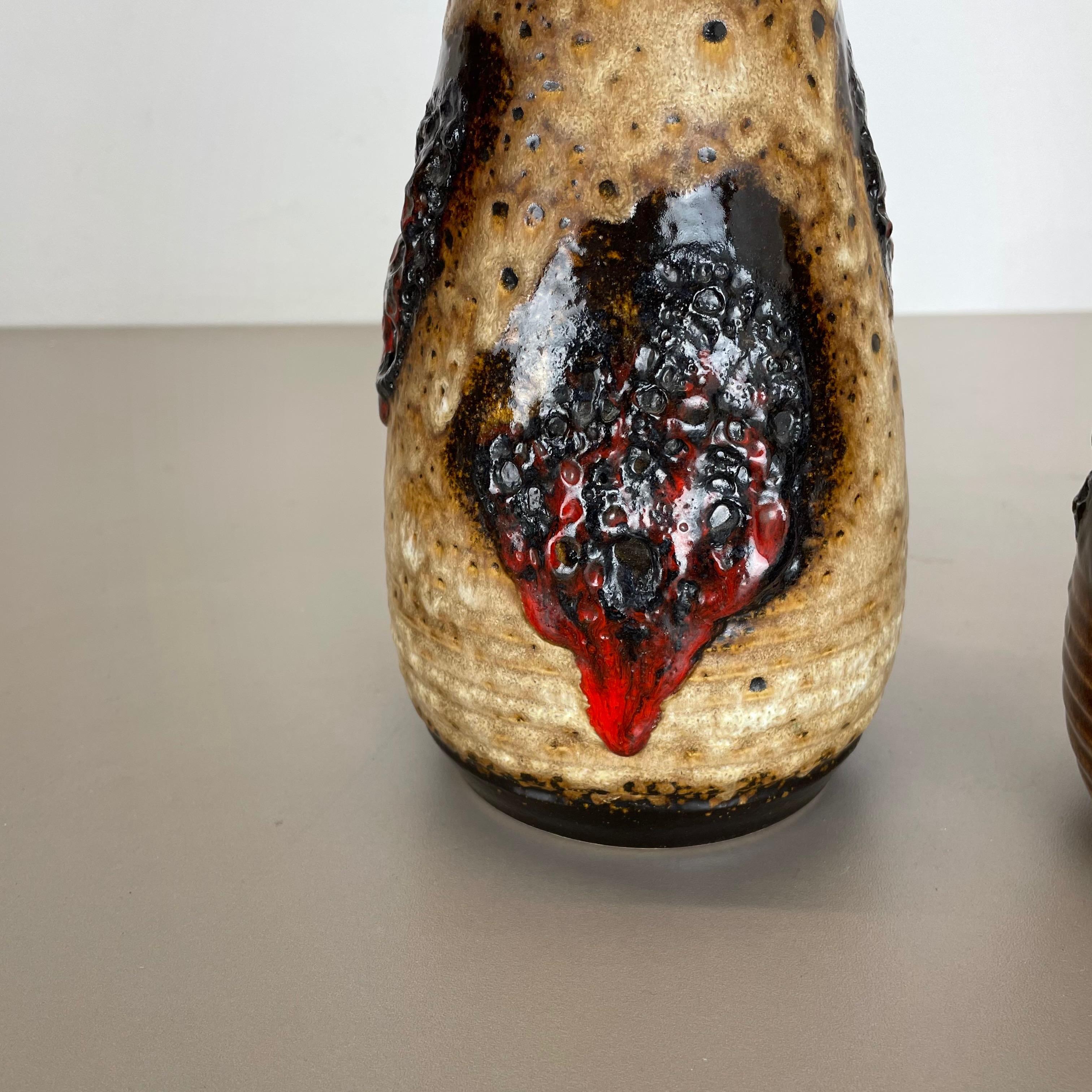 Tedesco Set di 2 vasi in ceramica Op Art Multi-Color Fat Lava Made Bay Ceramics, Germania in vendita