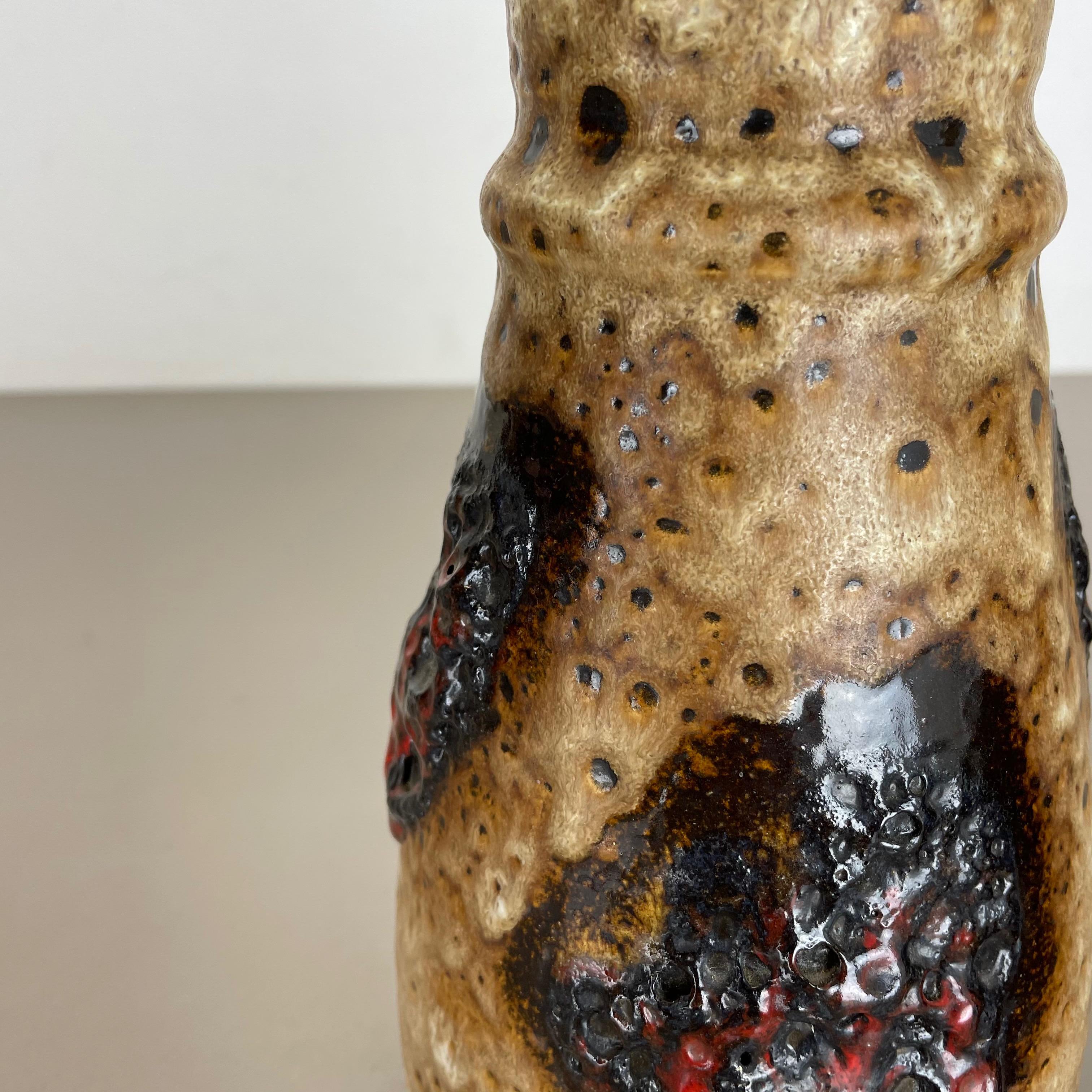 Set di 2 vasi in ceramica Op Art Multi-Color Fat Lava Made Bay Ceramics, Germania In condizioni buone in vendita a Kirchlengern, DE