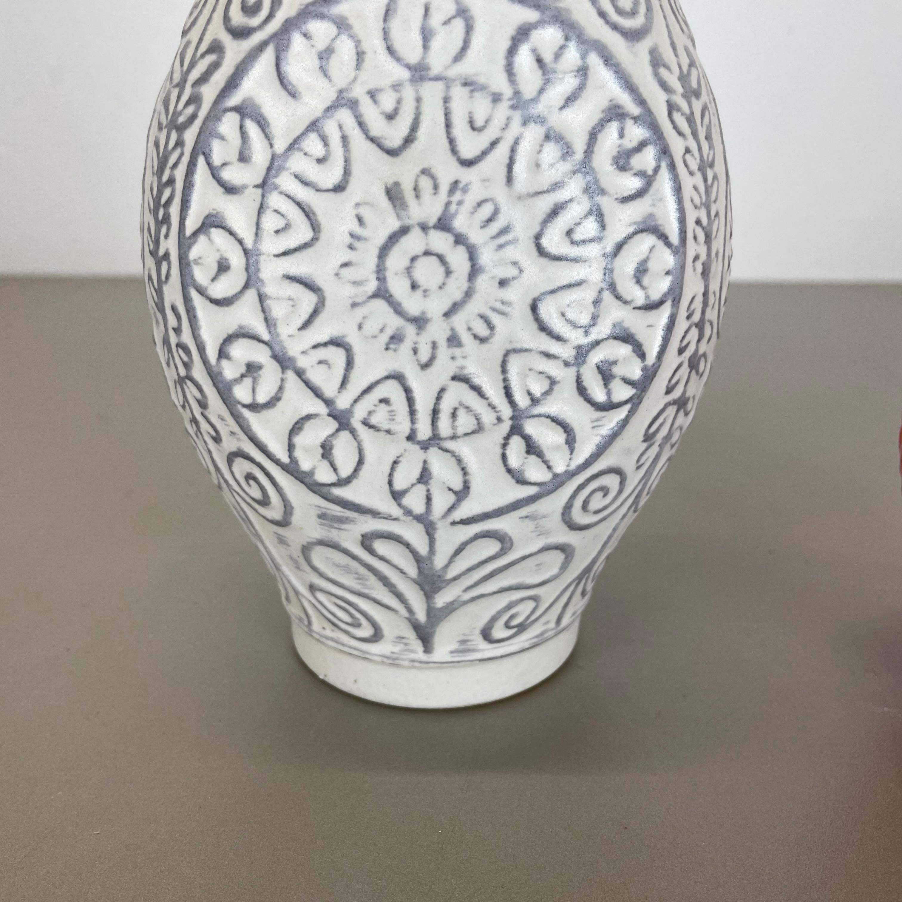 Ceramica Set di 2 vasi in ceramica Op Art Multi-Color Fat Lava Made Bay Ceramics, Germania in vendita