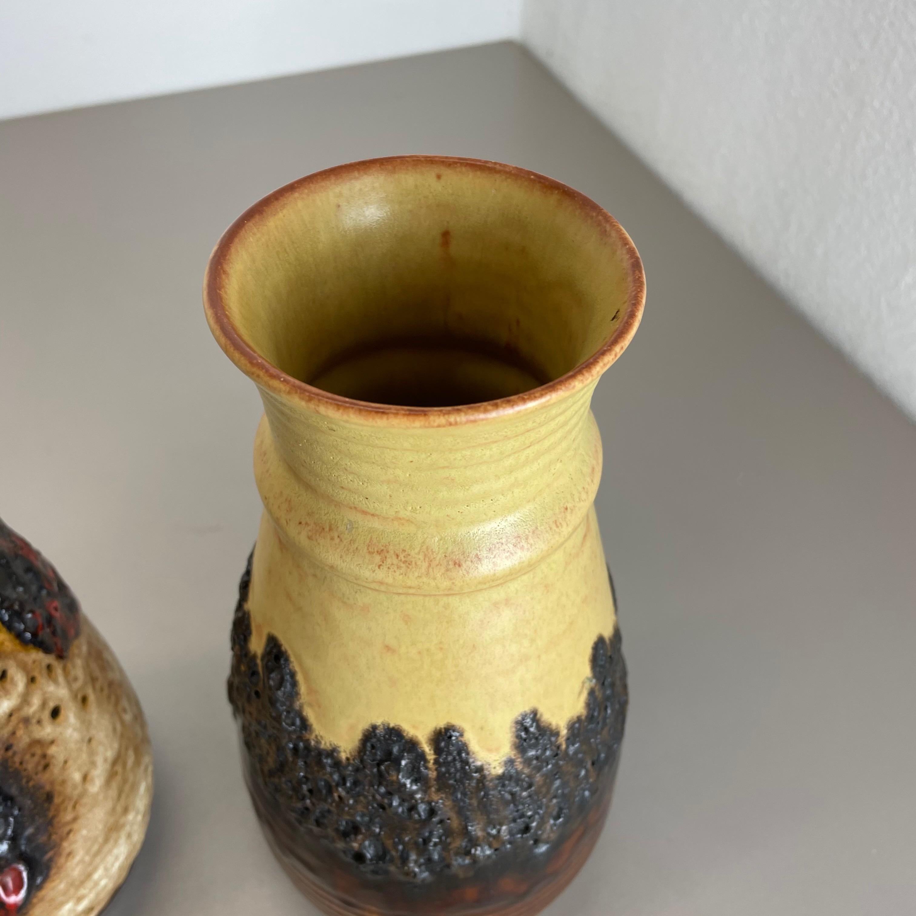Set di 2 vasi in ceramica Op Art Multi-Color Fat Lava Made Bay Ceramics, Germania in vendita 2