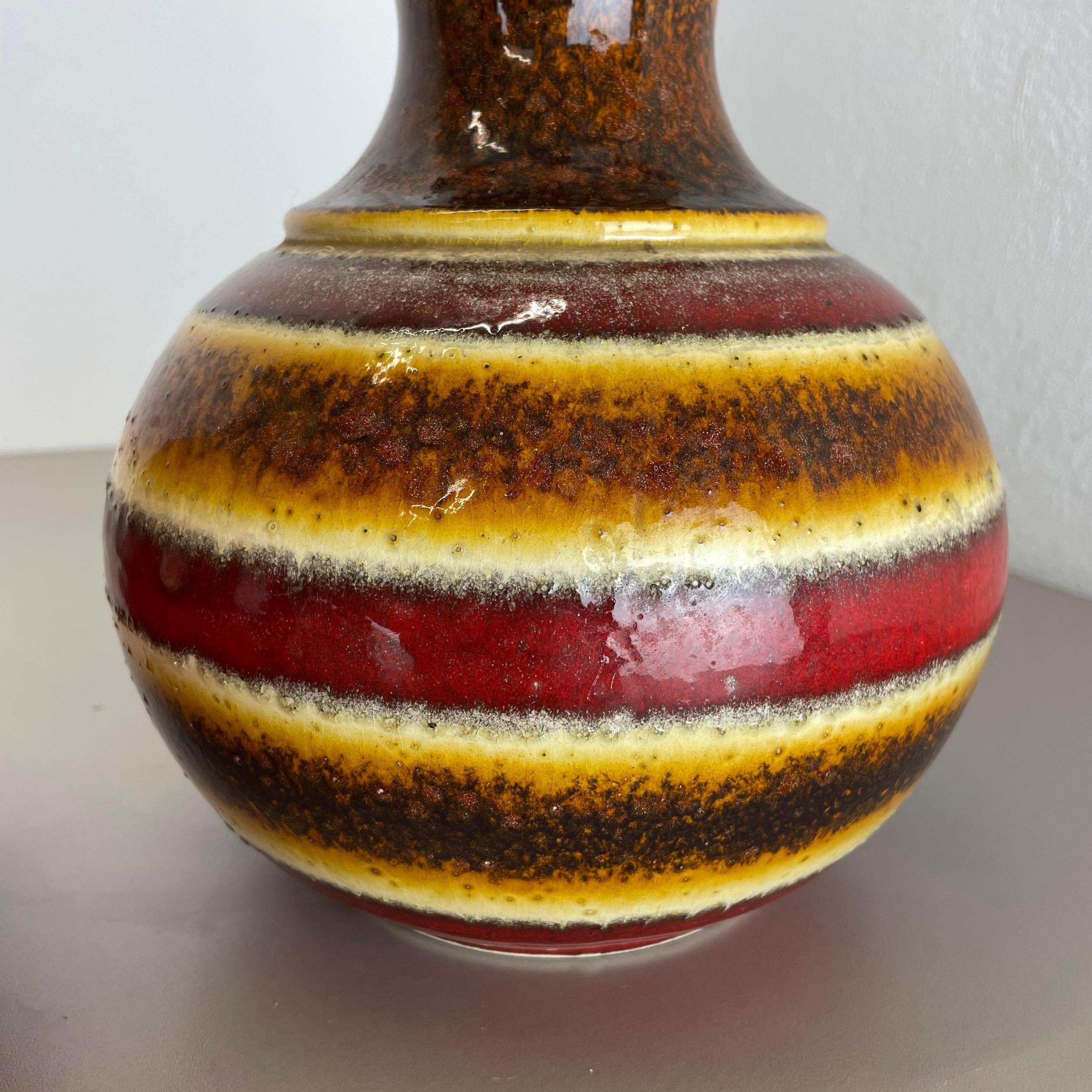 Set di 2 vasi in ceramica Op Art Multi-Color Fat Lava Made Bay Ceramics, Germania in vendita 2