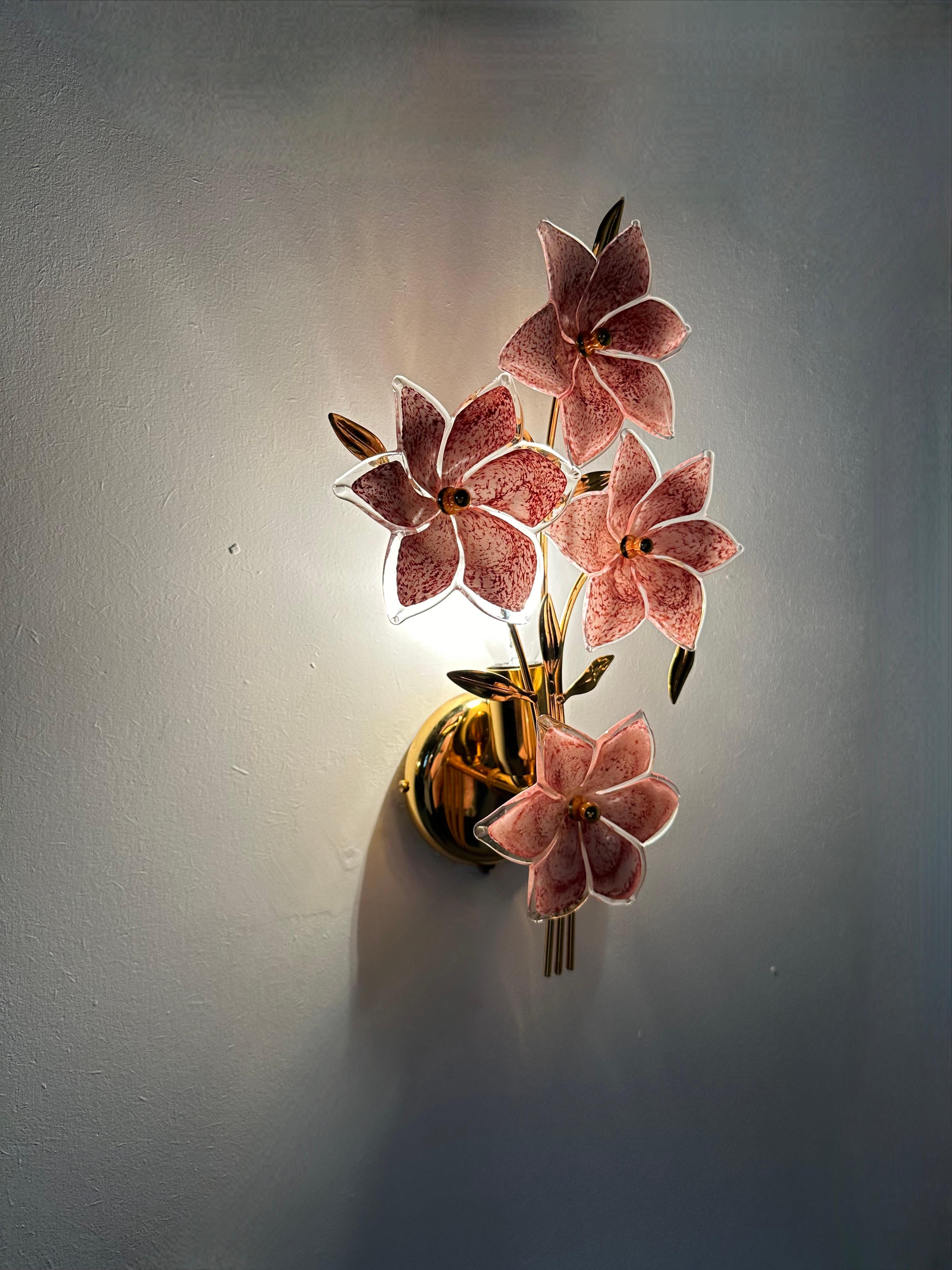 2er Set Murano Blumen Wandlampe , 1970er Jahre (Ende des 20. Jahrhunderts) im Angebot