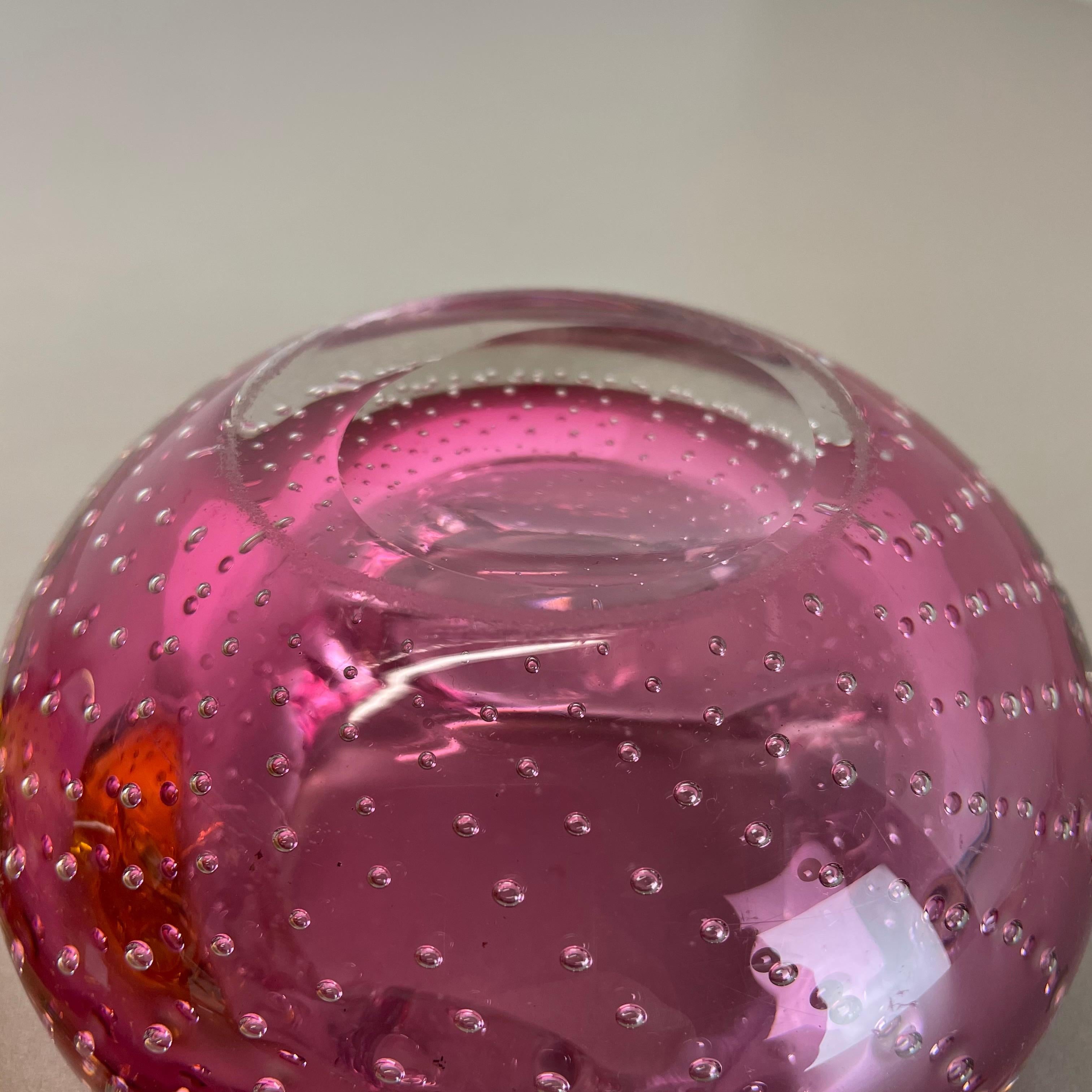Ensemble de 2 éléments de cendrier en verre de Murano avec structure en bulles et coquillages, Italie, 1970 en vente 13