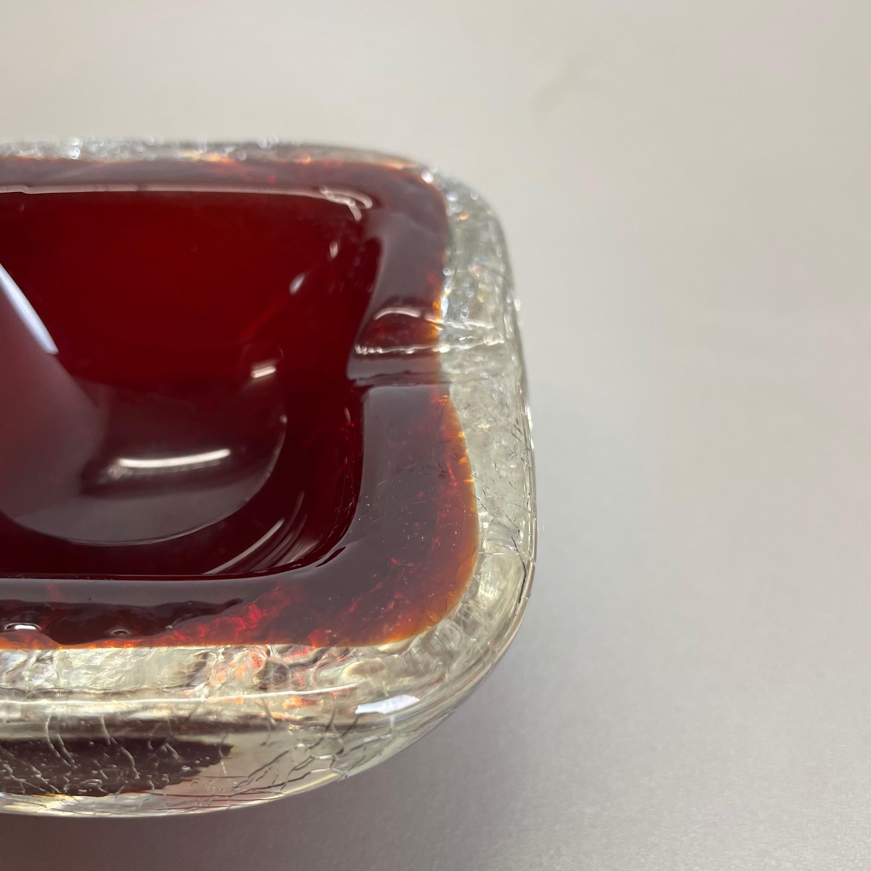 Ensemble de 2 éléments de cendrier en verre de Murano avec structure craquelée et coquillages, Italie, 1970 en vente 9