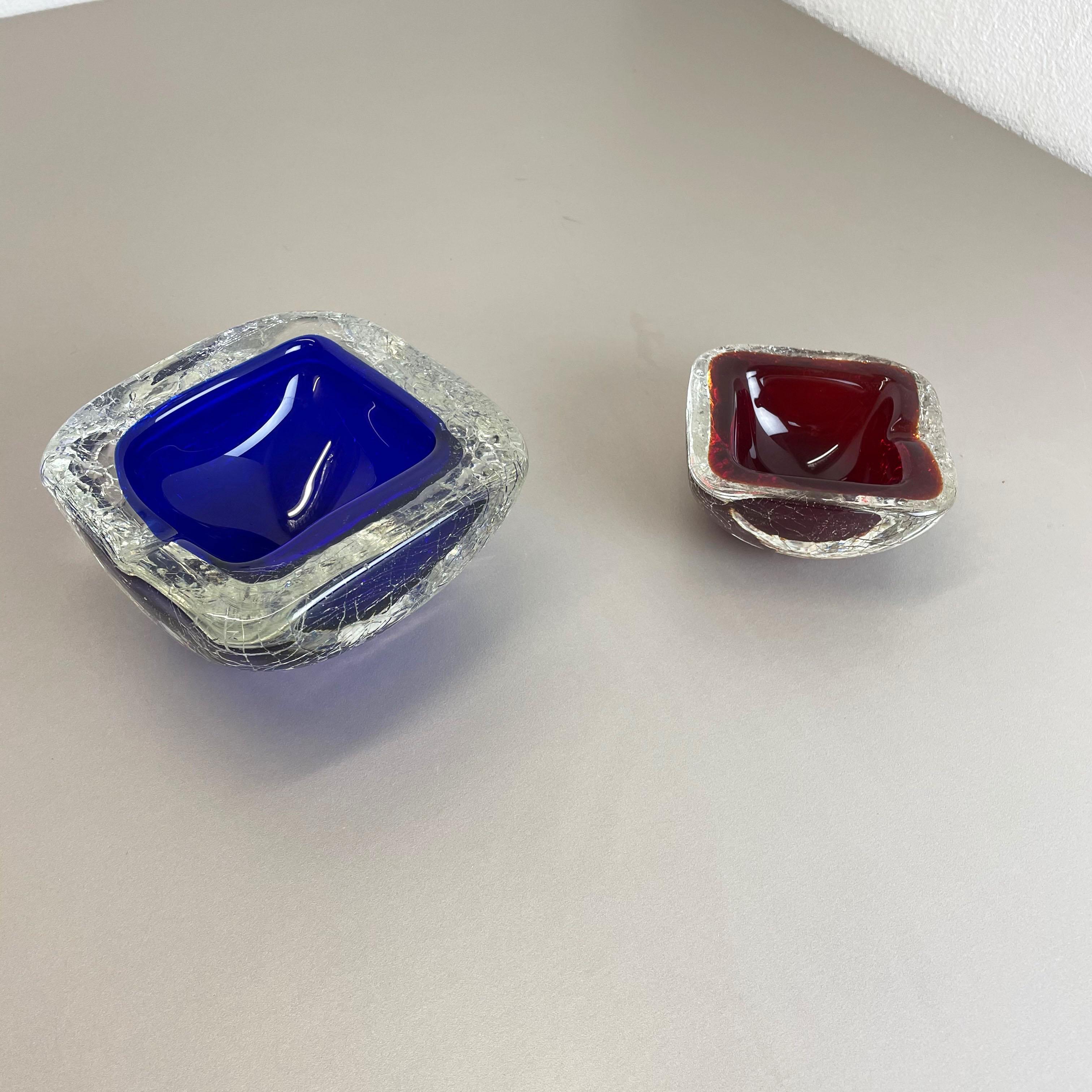 Mid-Century Modern Set of 2 Murano Glass Crack Structure Bowl Shells Ashtray Element, Italy, 1970s For Sale