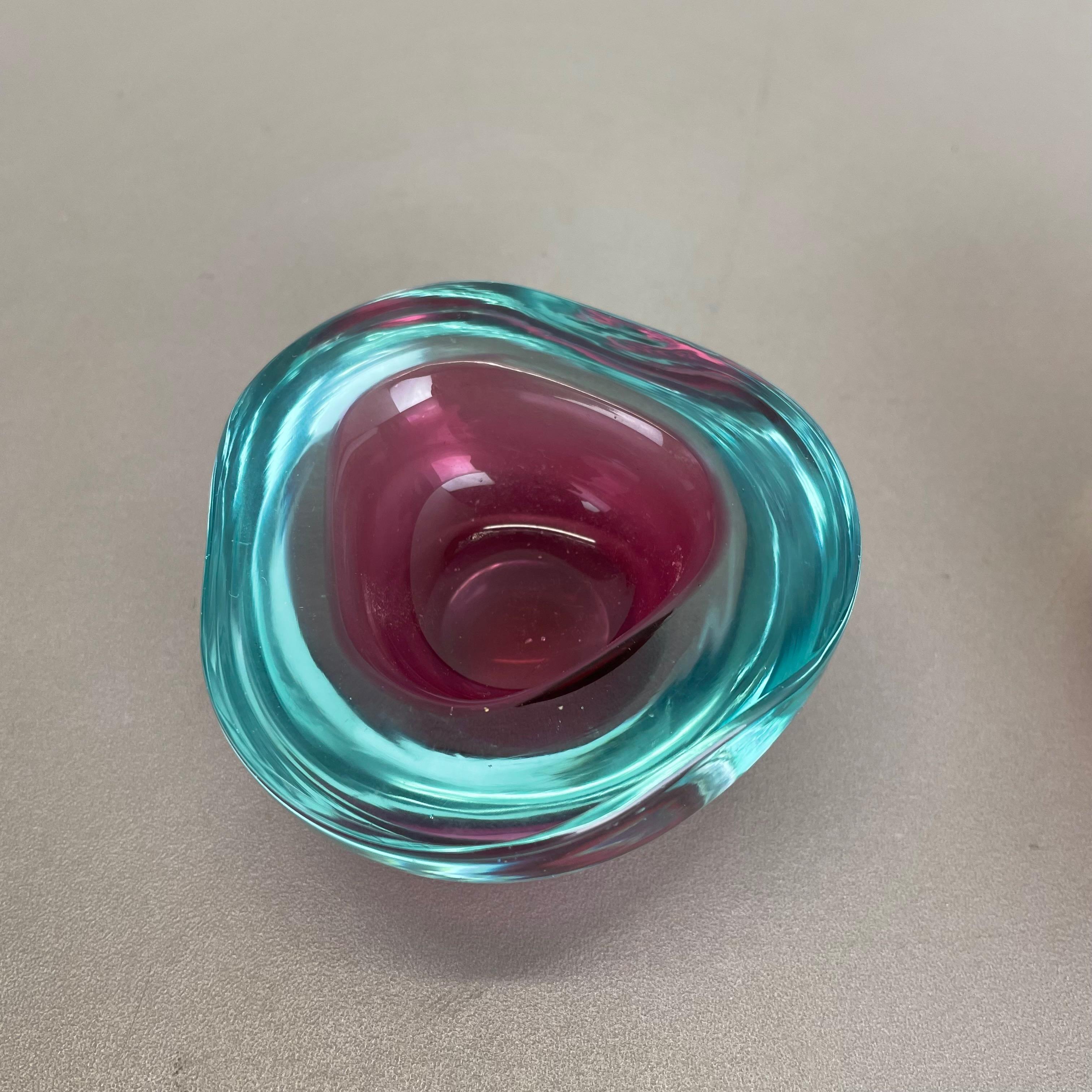 Set of 2 Murano Glass Sommerso Bowl Shells Ashtray Element, Italy, 1970s In Good Condition In Kirchlengern, DE