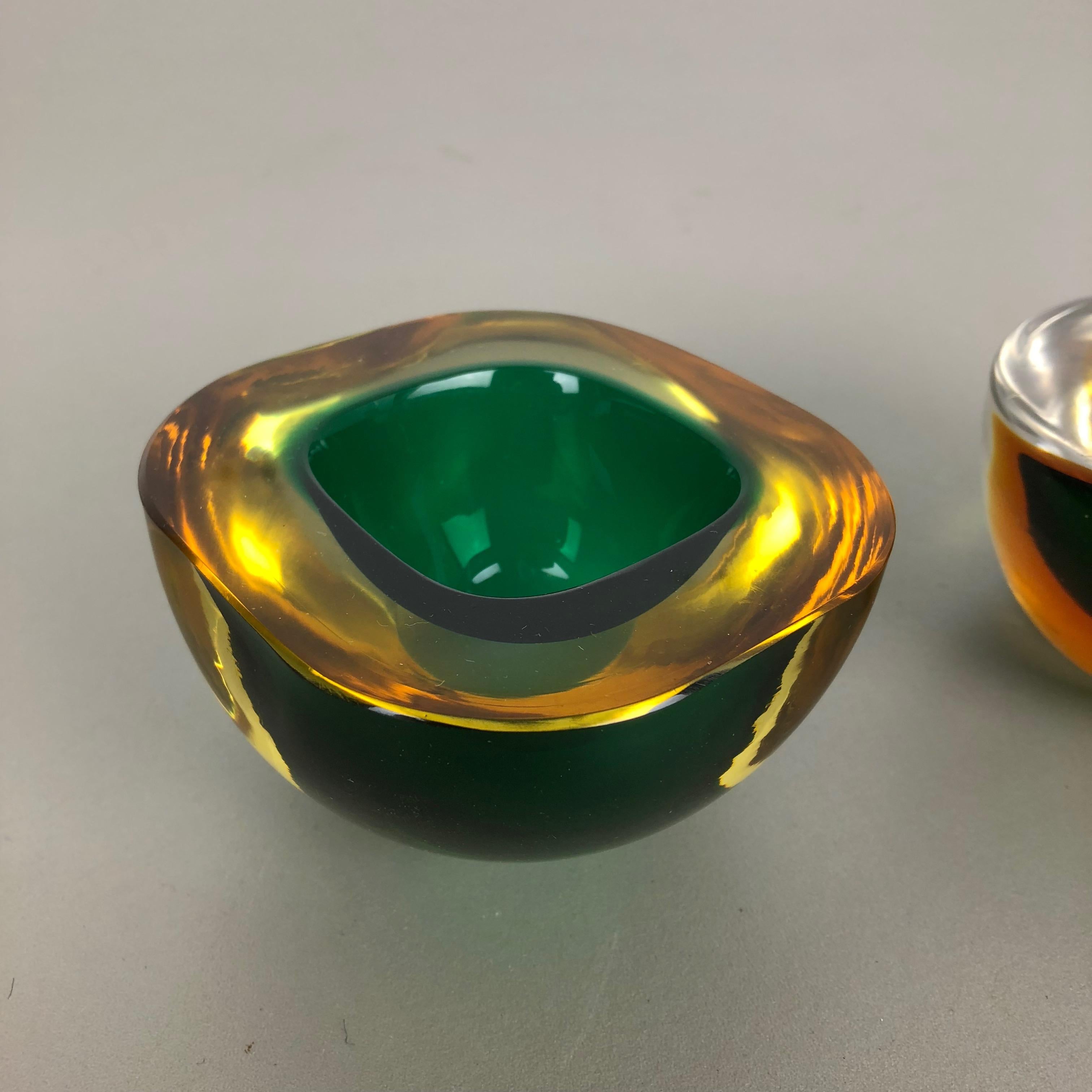 20th Century Set of 2 Murano Glass Sommerso Bowl Shells Ashtray Element, Italy, 1970s