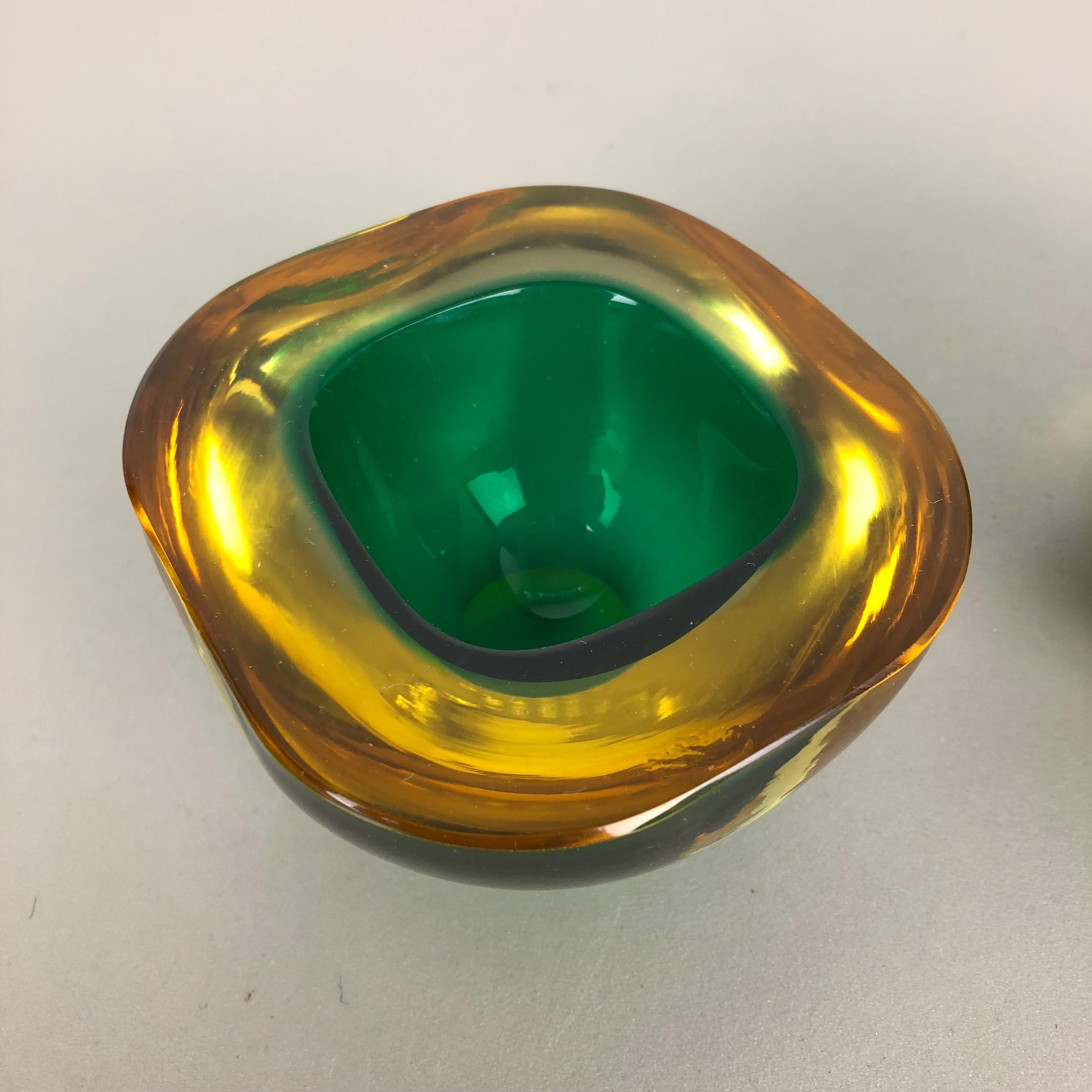 Set of 2 Murano Glass Sommerso Bowl Shells Ashtray Element, Italy, 1970s 1
