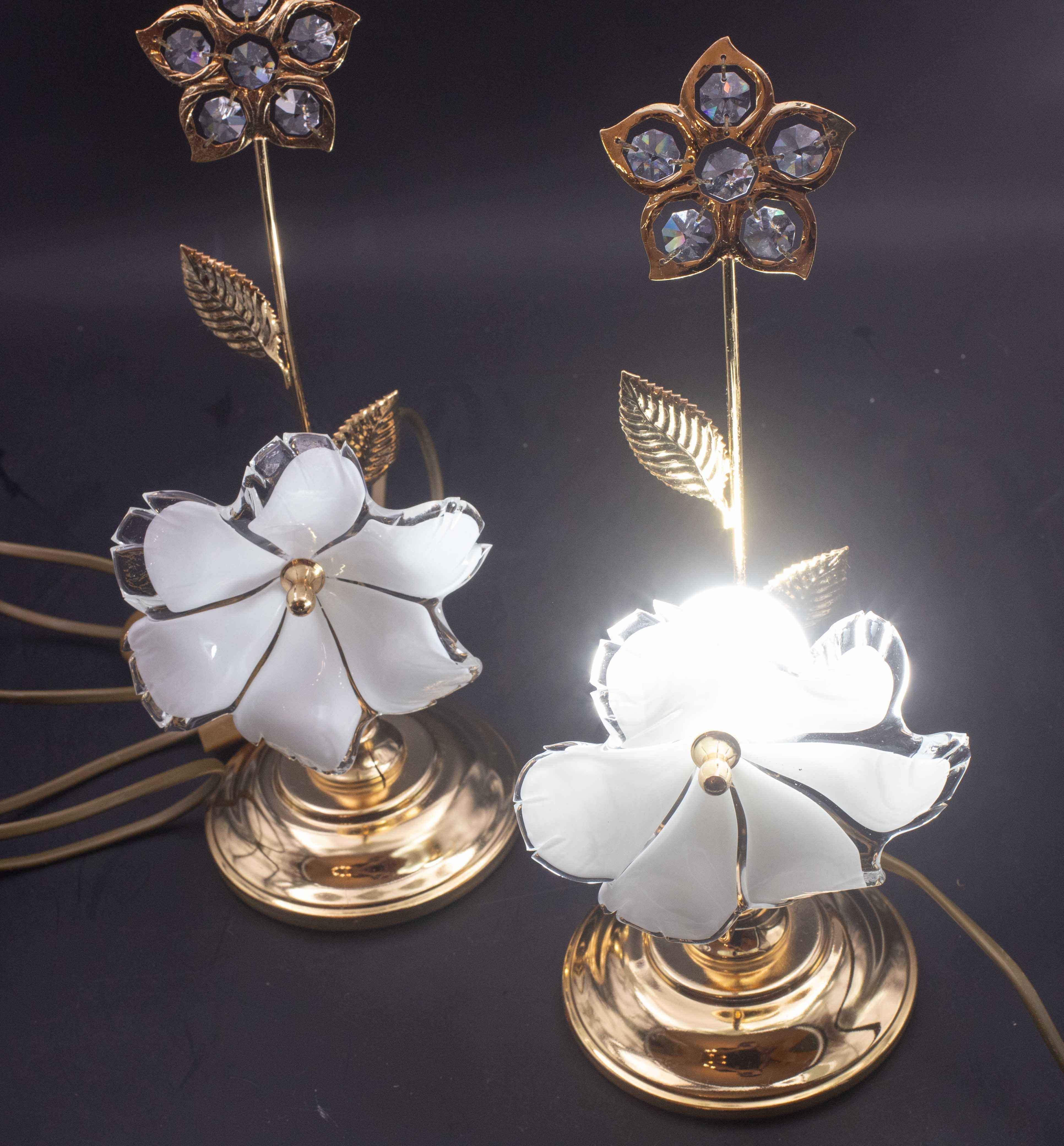 Ensemble de 2 tables en verre de Murano, fleurs blanches claires, 1970 en vente 4